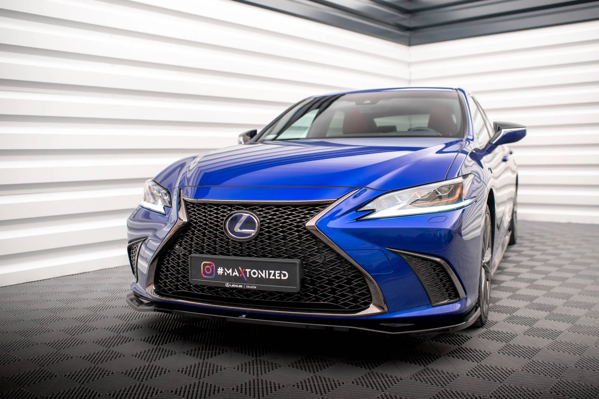 FRONT SPLITTER V.1 LEXUS ES F SPORT MK7 - Image 2