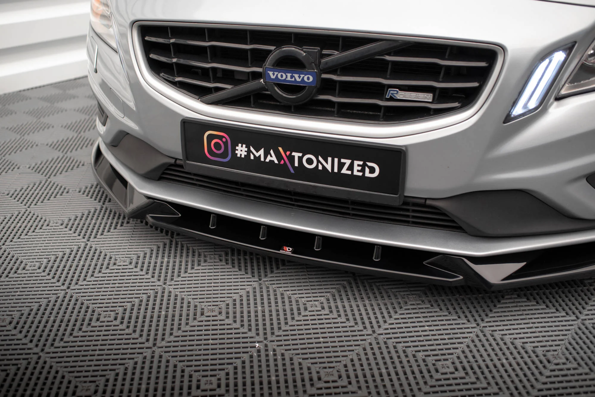 FRONT SPLITTER V.1 VOLVO S60 R-DESIGN MK2 - Image 2