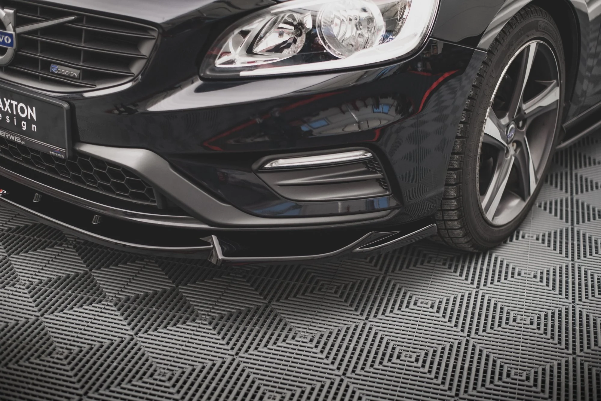 FRONT SPLITTER V.1 VOLVO S60 R-DESIGN MK2 FACELIFT - Image 3