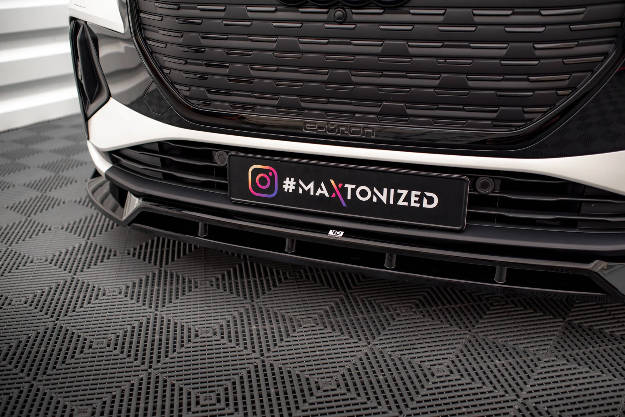 FRONT SPLITTER V.2 AUDI Q4 E-TRON SPORTBACK MK1 - Image 3