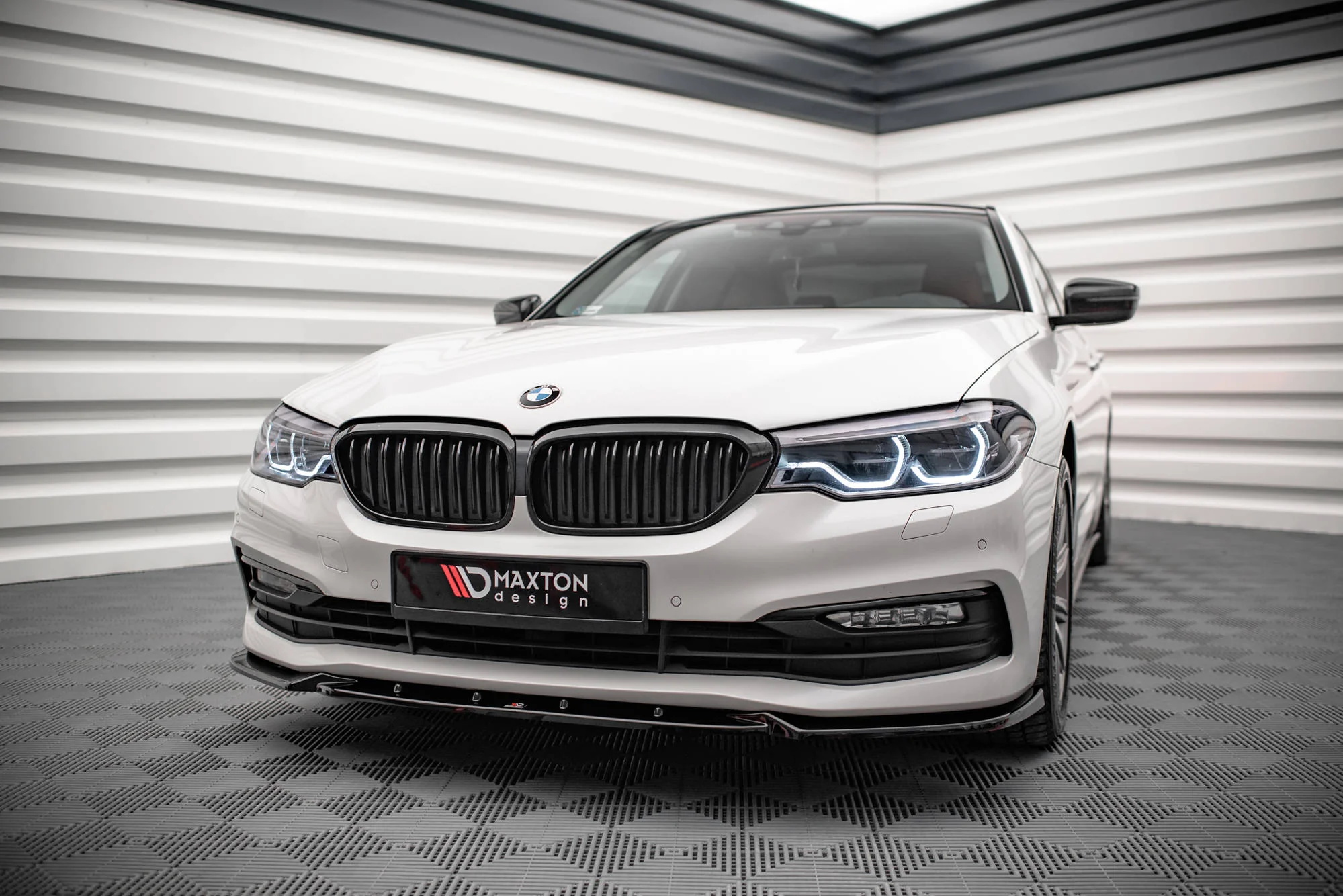 FRONT SPLITTER V.2 BMW 5 G30 - Image 3