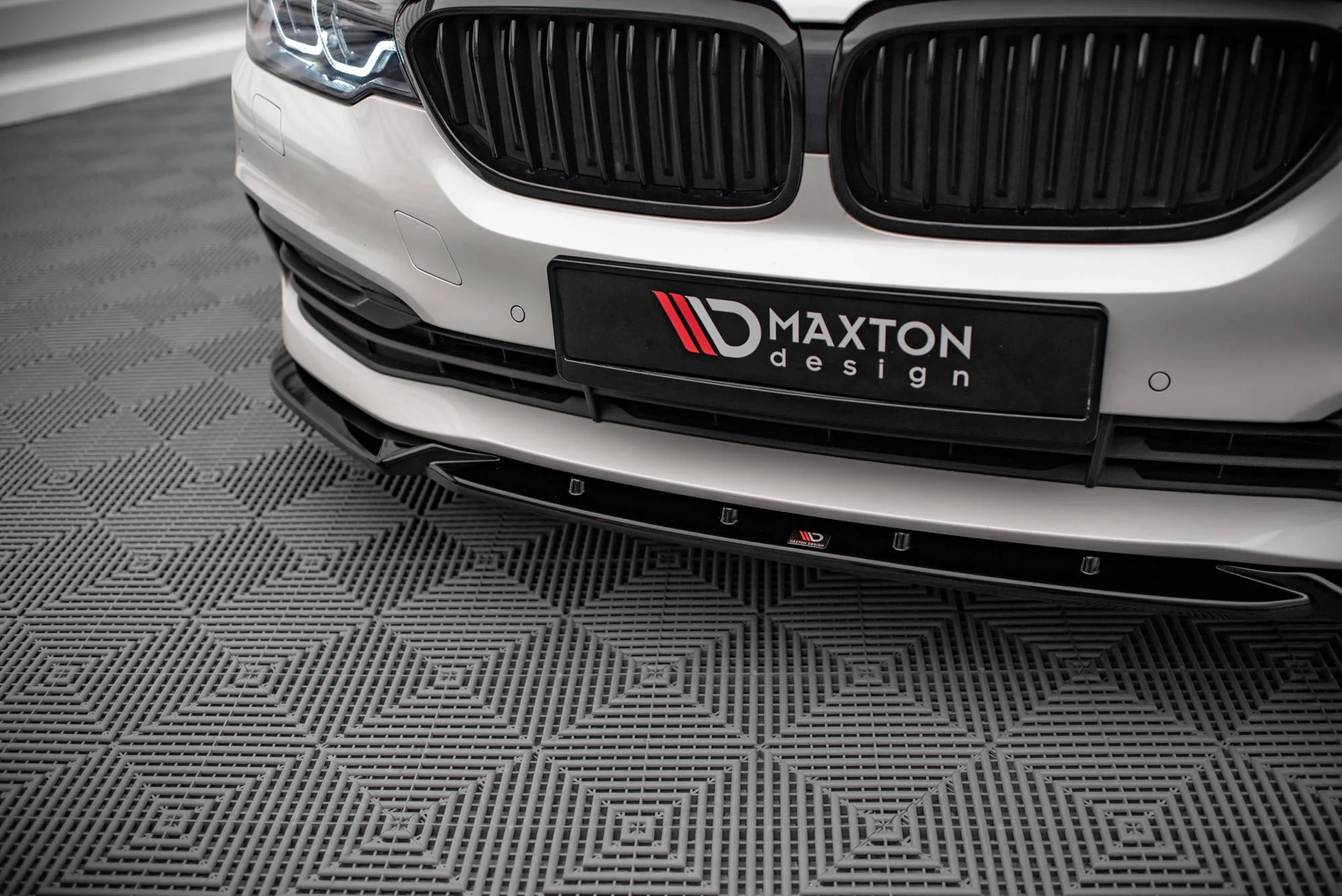 FRONT SPLITTER V.2 BMW 5 G30 - Image 4
