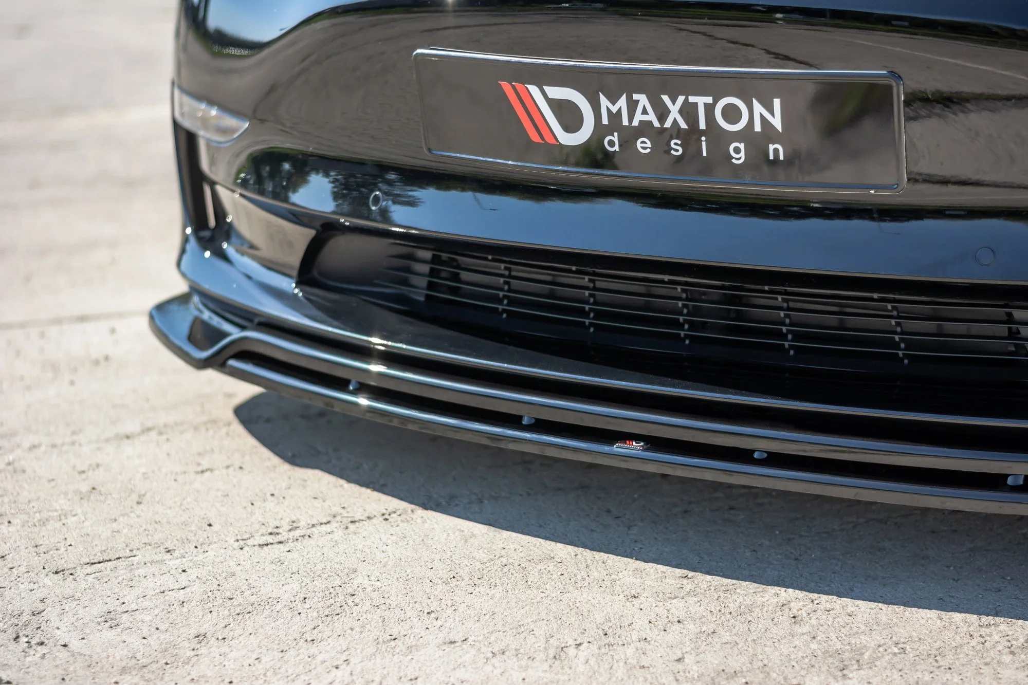 FRONT SPLITTER V.2 TESLA MODEL 3 - Image 2