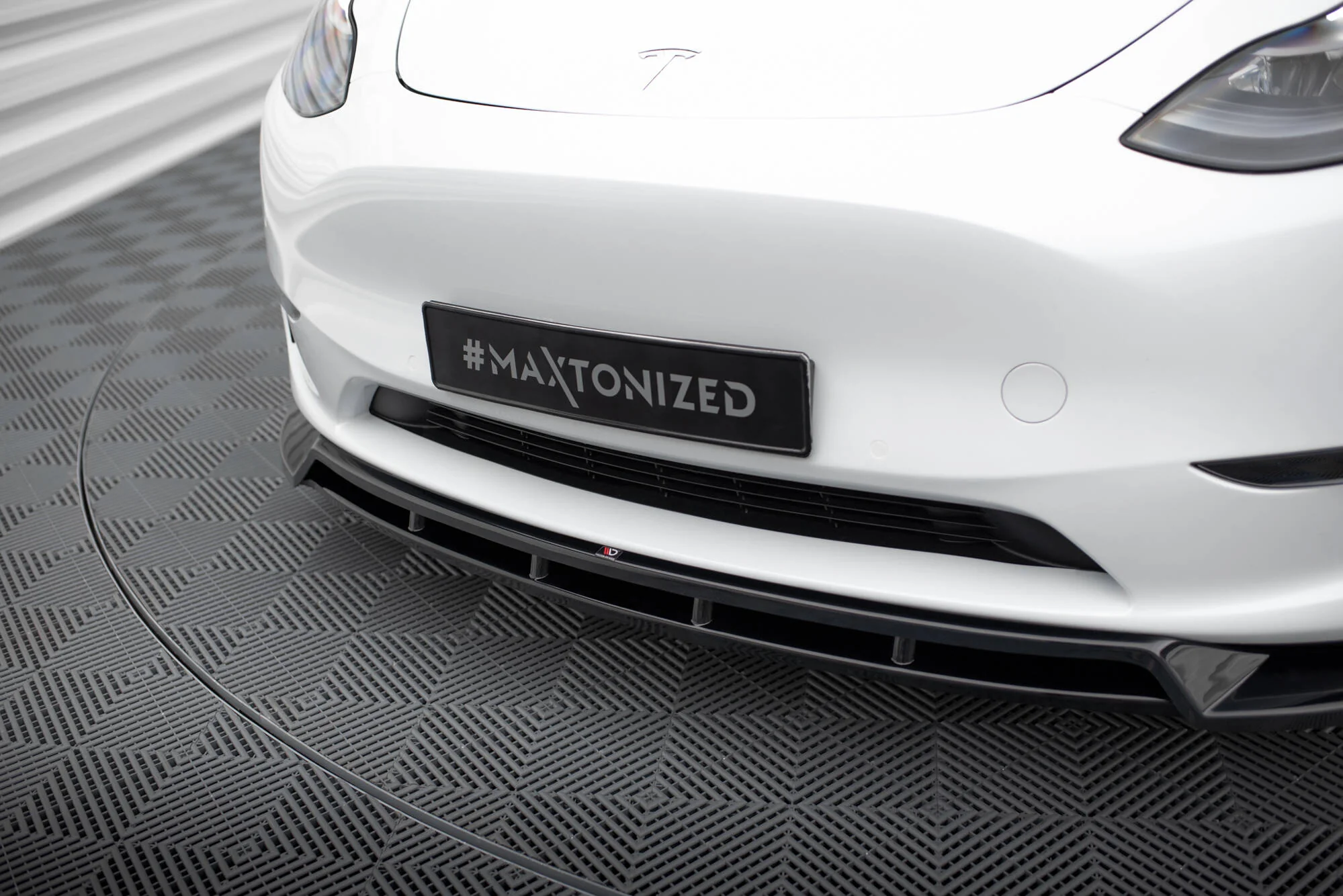 FRONT SPLITTER V.2 TESLA MODEL Y - Image 4