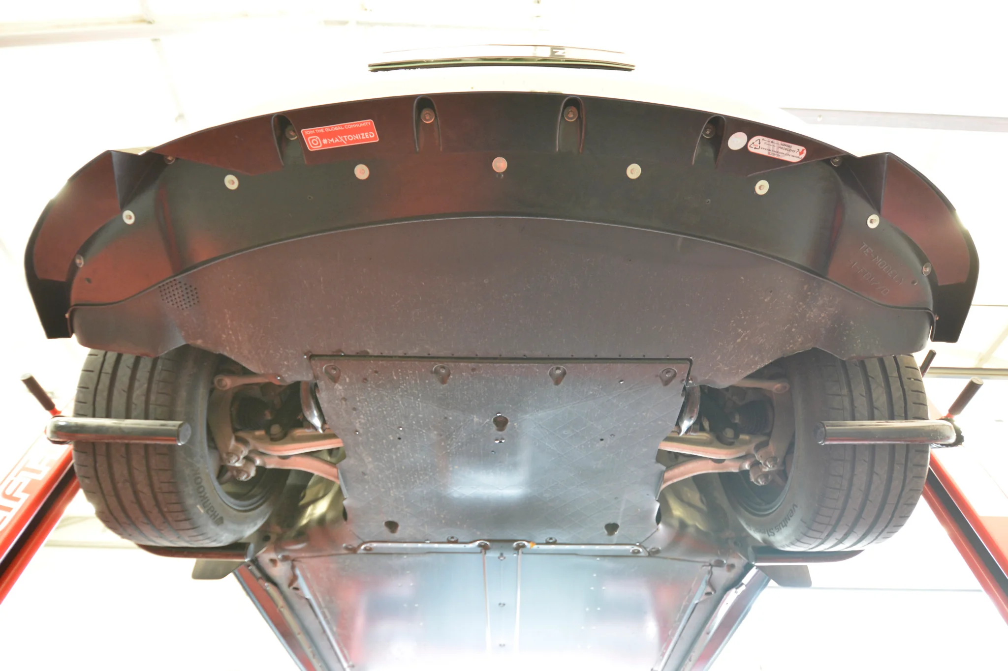 FRONT SPLITTER V.2 TESLA MODEL Y - Image 7