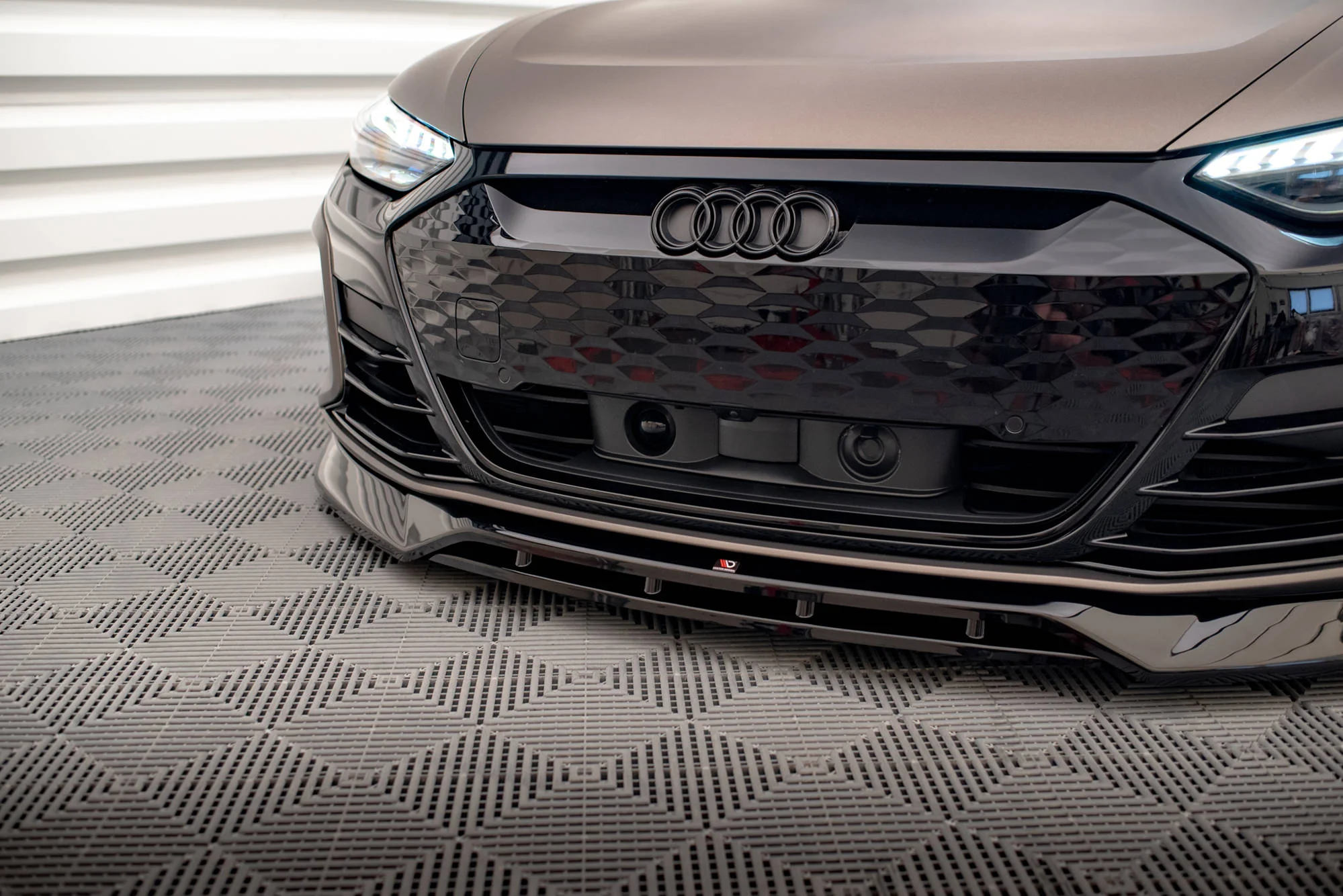 FRONT SPLITTER V.3 AUDI E-TRON GT / RS GT MK1 - Image 2