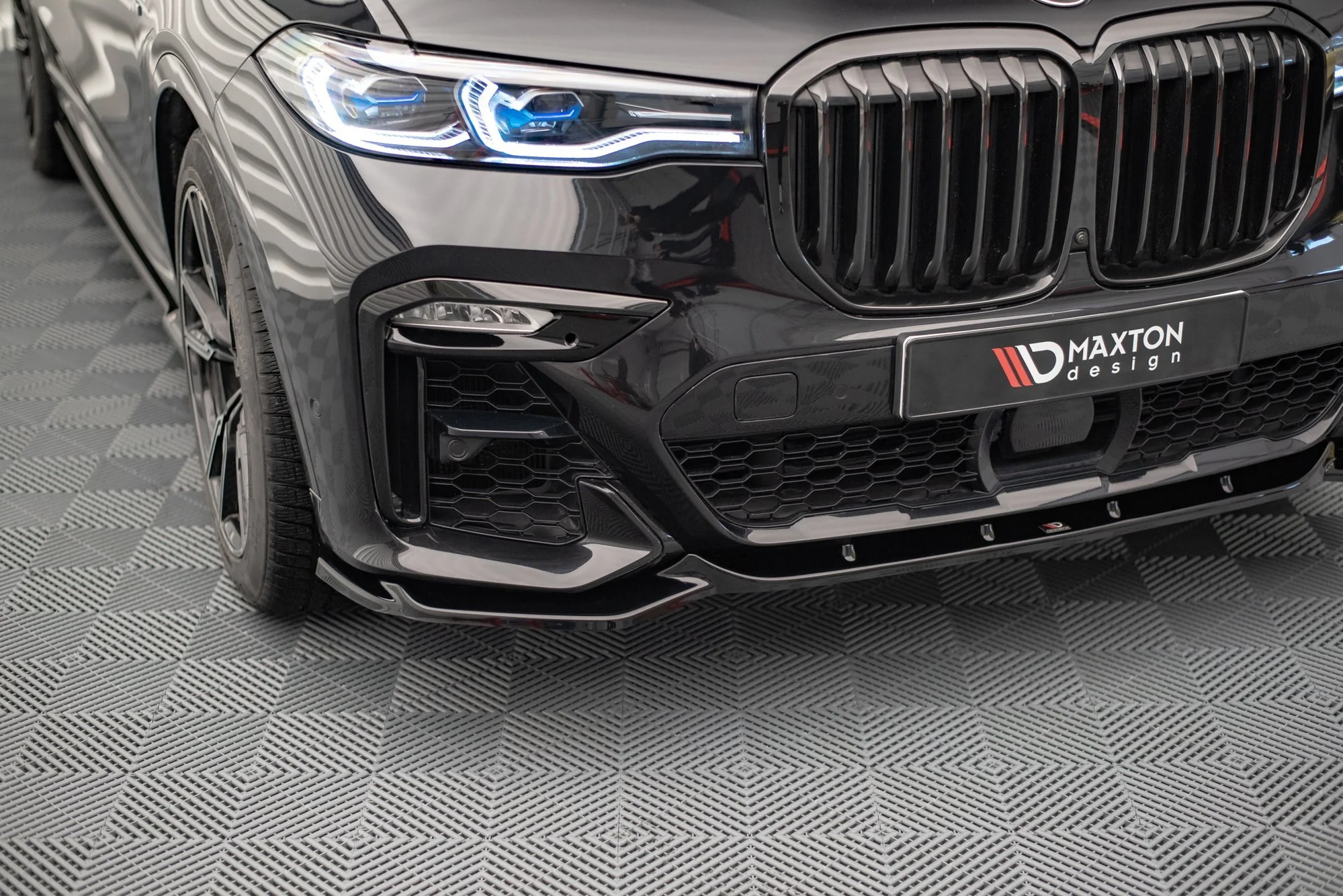 FRONT SPLITTER V.3 BMW X7 M G07 - Image 3