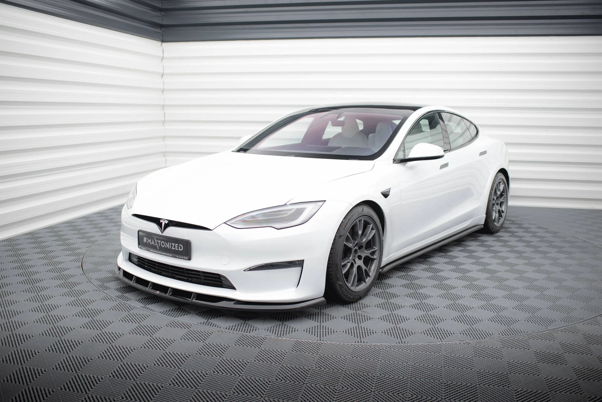 FRONT SPLITTER V.3 TESLA MODEL S PLAID MK1 FACELIFT - Image 4