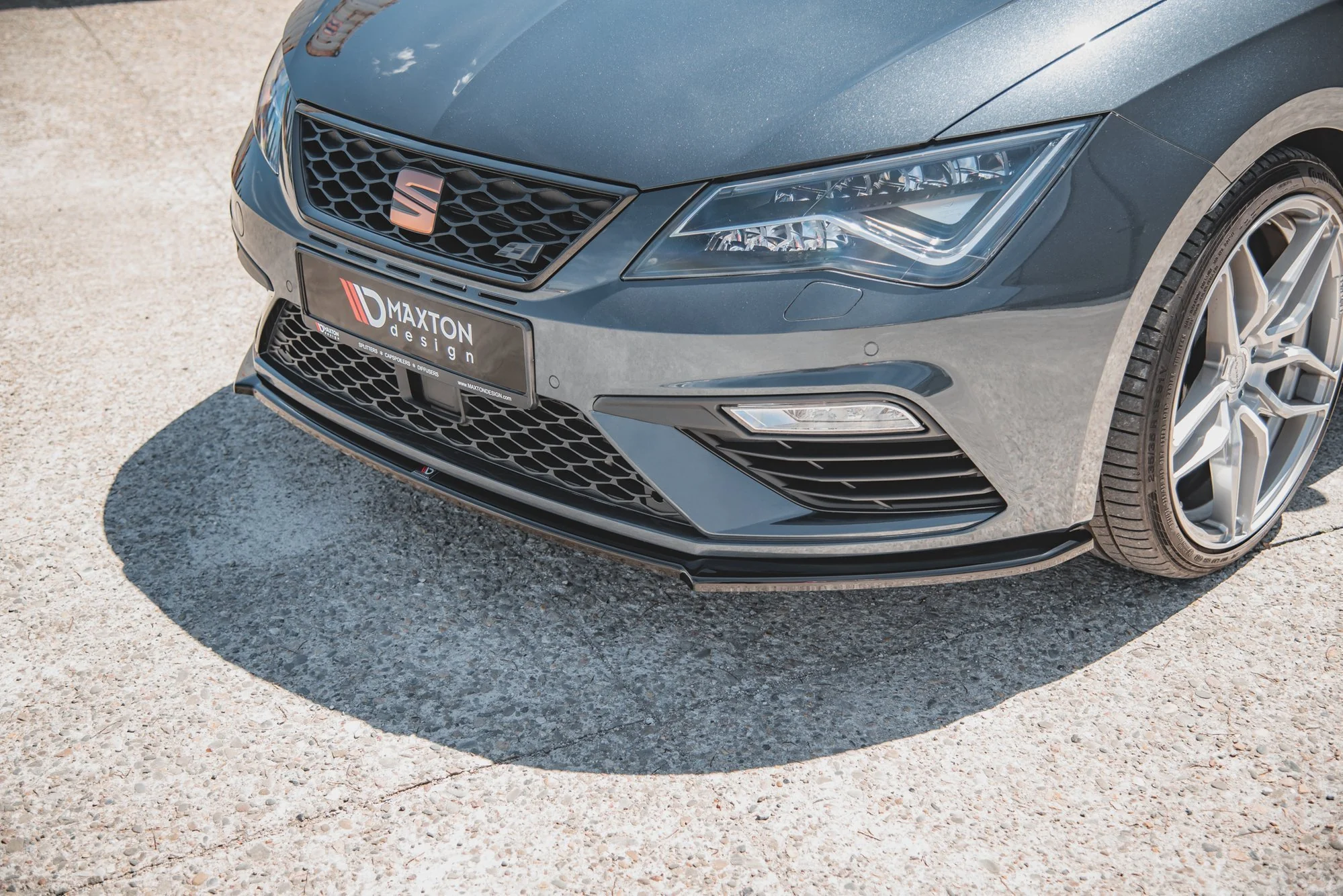 FRONT SPLITTER V.4 SEAT LEON CUPRA / FR MK3 FL - Image 4