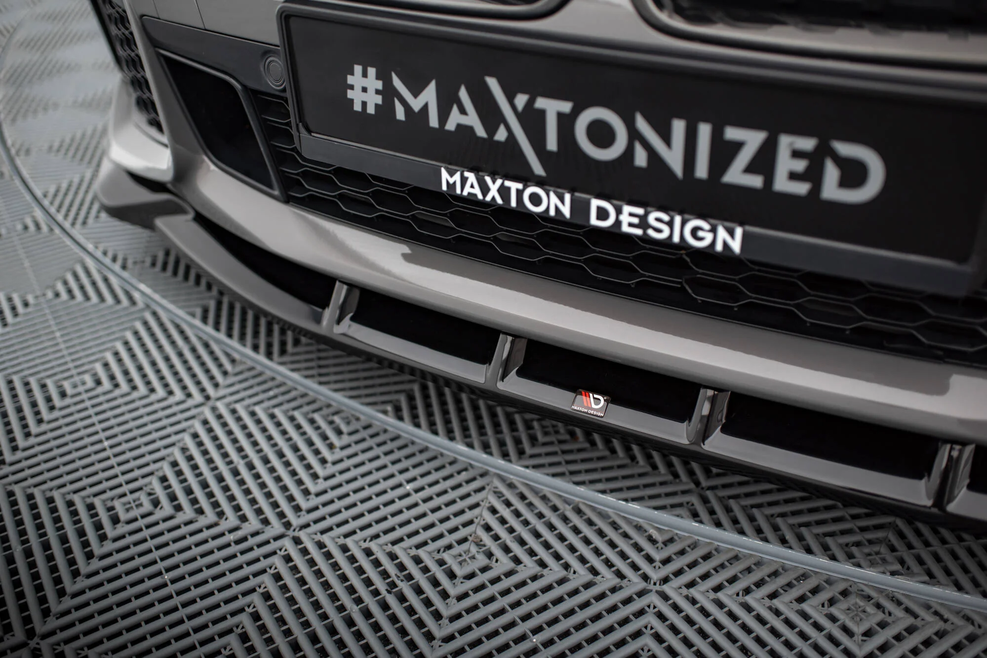 FRONT SPLITTER V.5 BMW 7 G11 M-PACK FACELIFT - Image 4