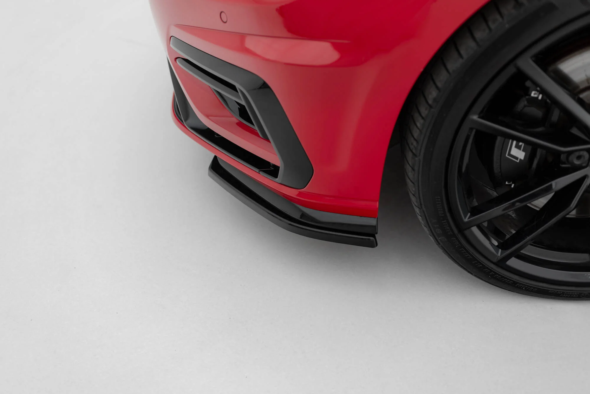 FRONT SPLITTER V.8 VW GOLF 7 R FACELIFT - Image 2