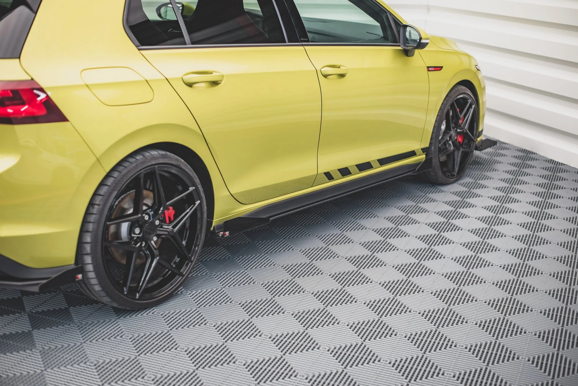 RACING DURABILITY SIDE SKIRTS DIFFUSERS + FLAPS VOLKSWAGEN GOLF 8 GTI / GTI CLUBSPORT / R-LINE - Image 12
