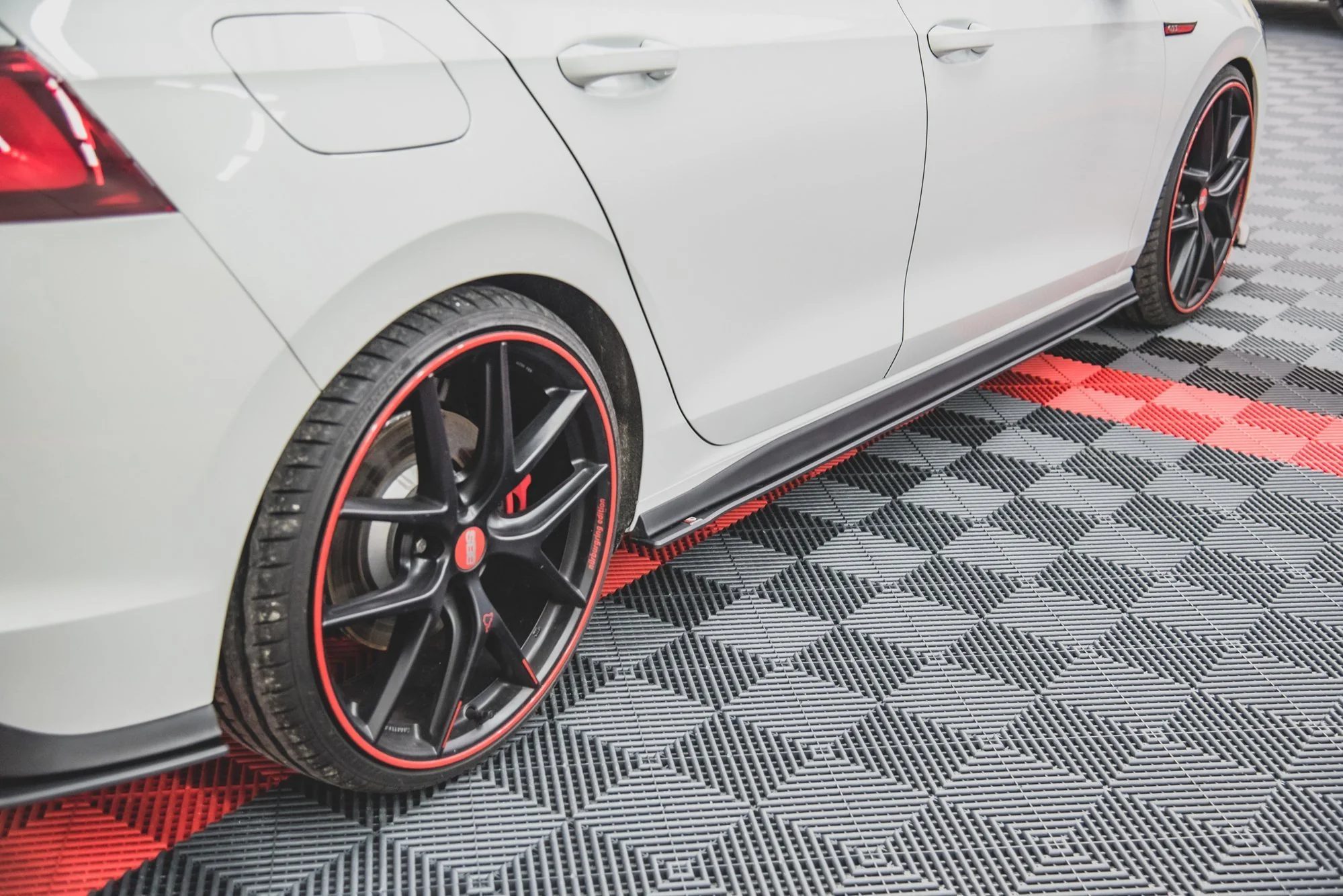 RACING DURABILITY SIDE SKIRTS DIFFUSERS VOLKSWAGEN GOLF 8 GTI / GTI CLUBSPORT / R-LINE - Image 6