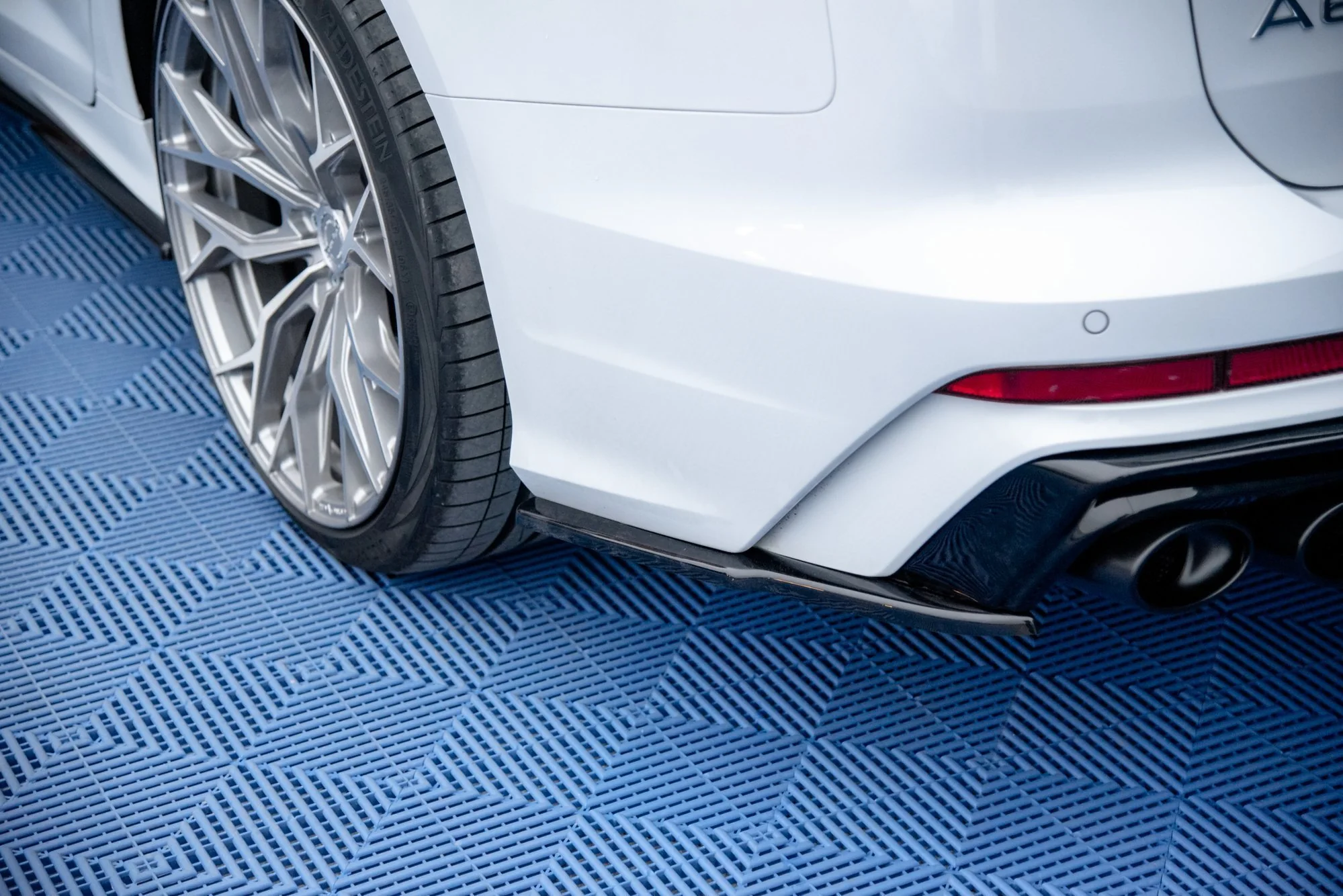 REAR SIDE SPLITTERS AUDI A6 C8 S-LINE (set for Maxton valance) - Image 5