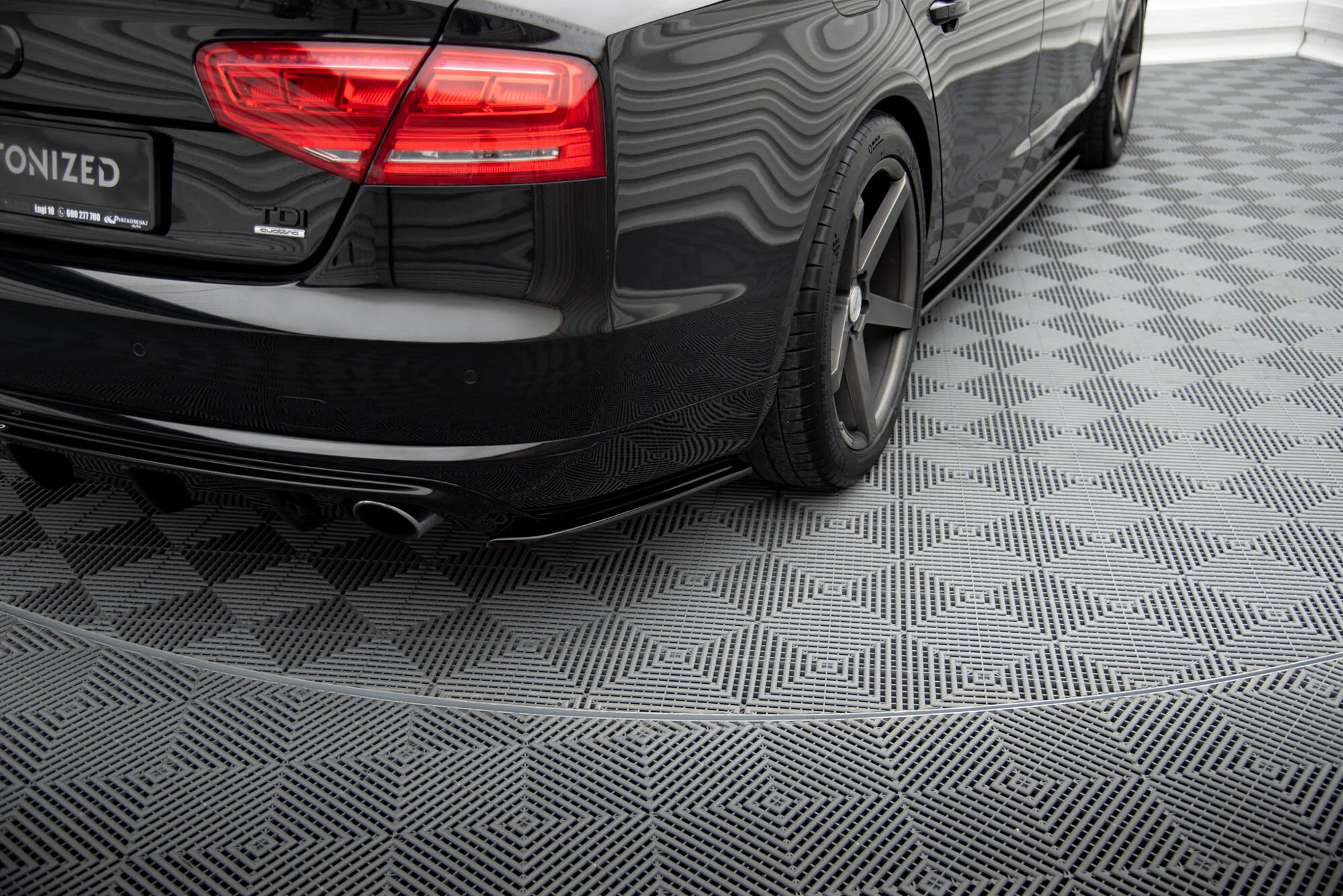 REAR SIDE SPLITTERS AUDI A8 D4 - Image 3