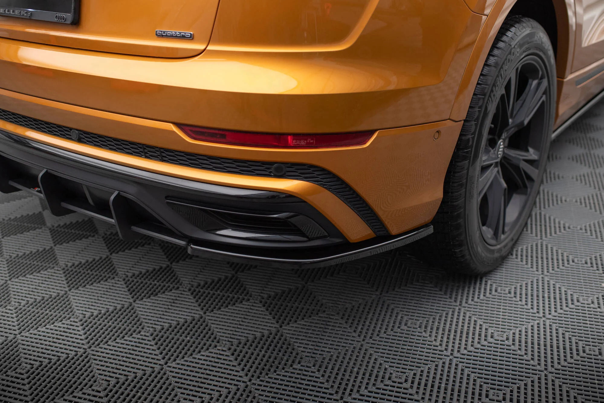 REAR SIDE SPLITTERS AUDI Q8 S-LINE - Image 3