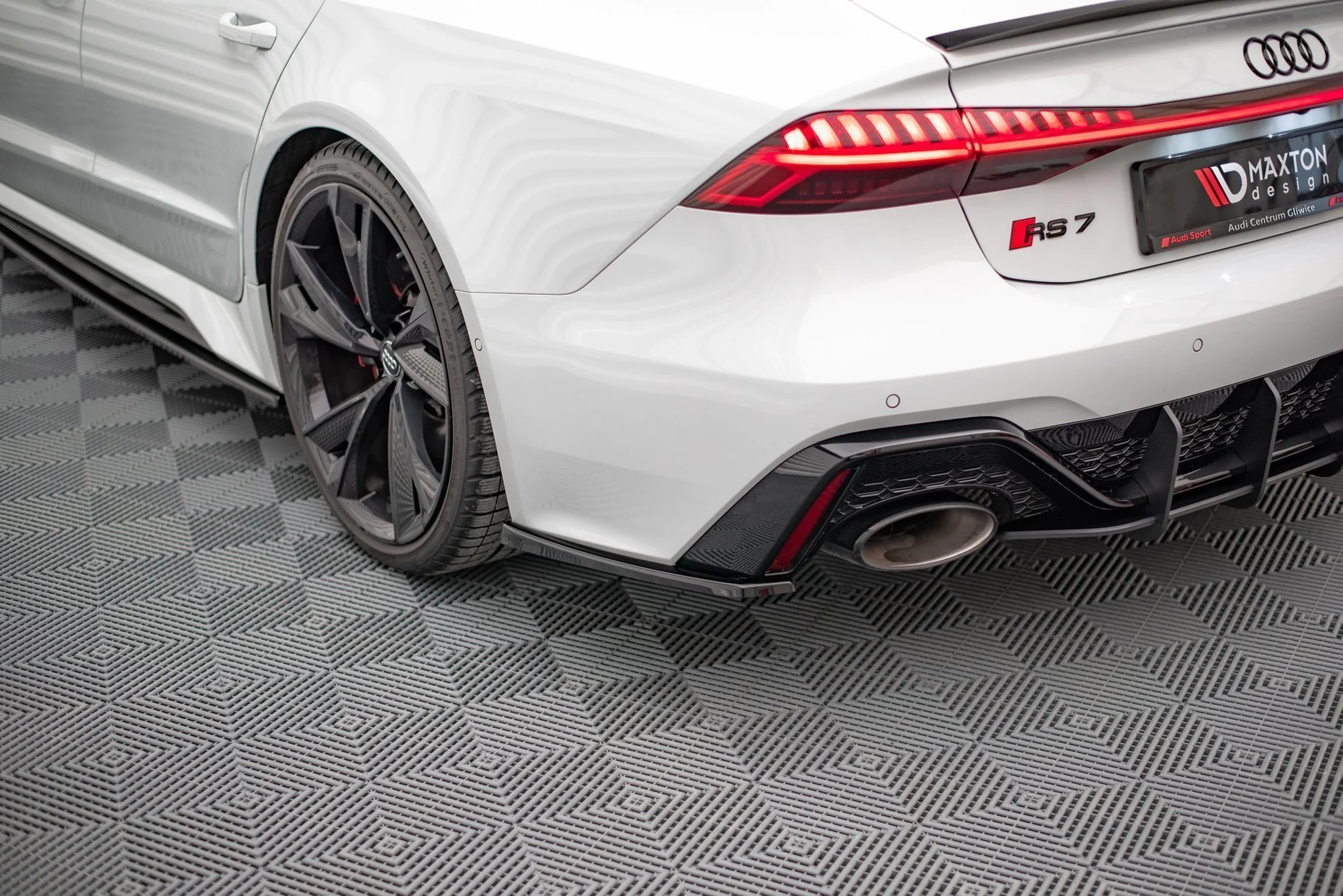 REAR SIDE SPLITTERS AUDI RS6 C8 - Image 3