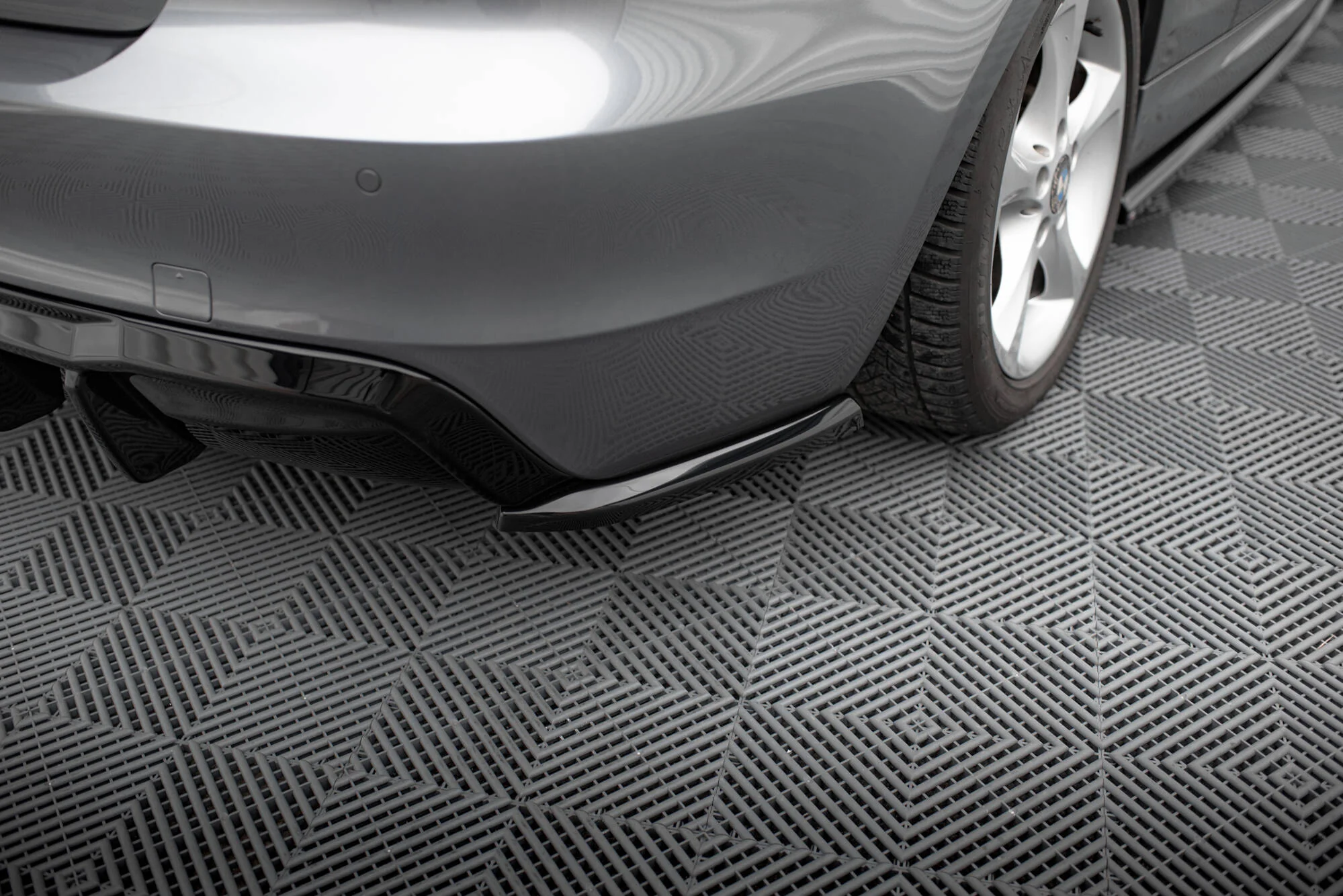 Rear Side Splitters BMW 1 M-Pack E82 - Image 3