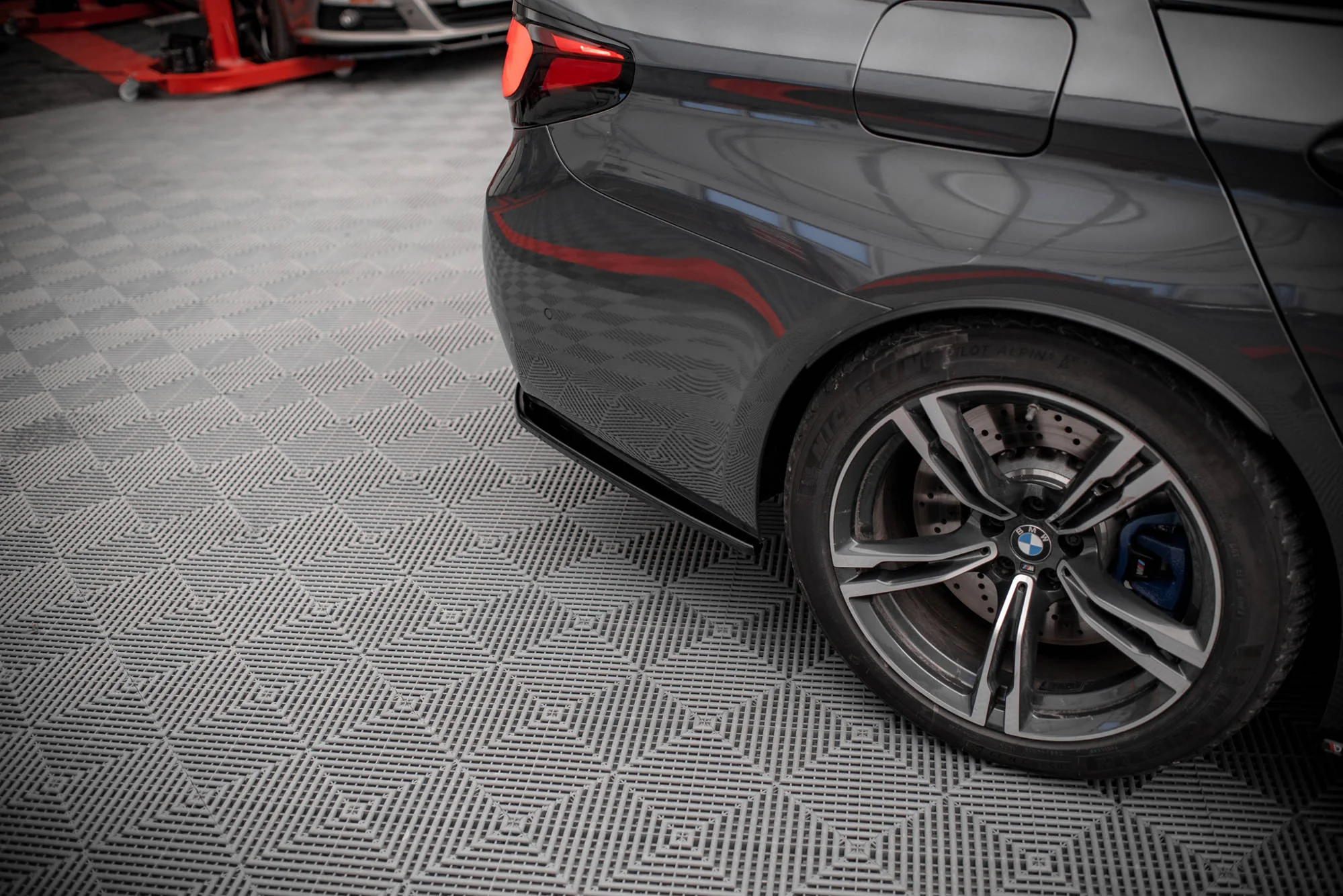 REAR SIDE SPLITTERS BMW M5 F90 - Image 7