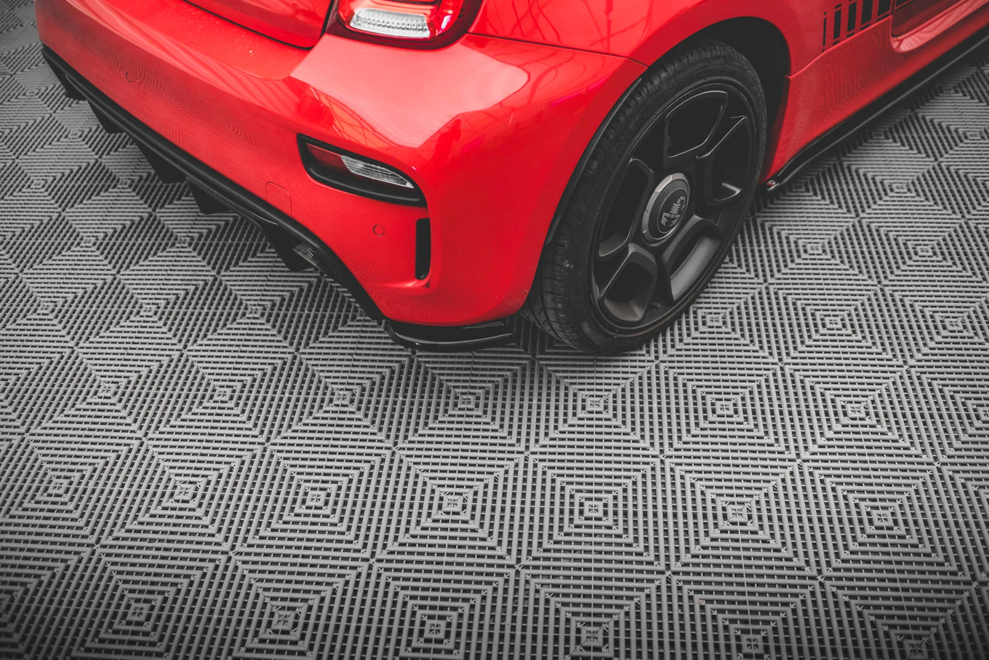 REAR SIDE SPLITTERS FIAT 500 ABARTH MK1 FACELIFT - Image 2