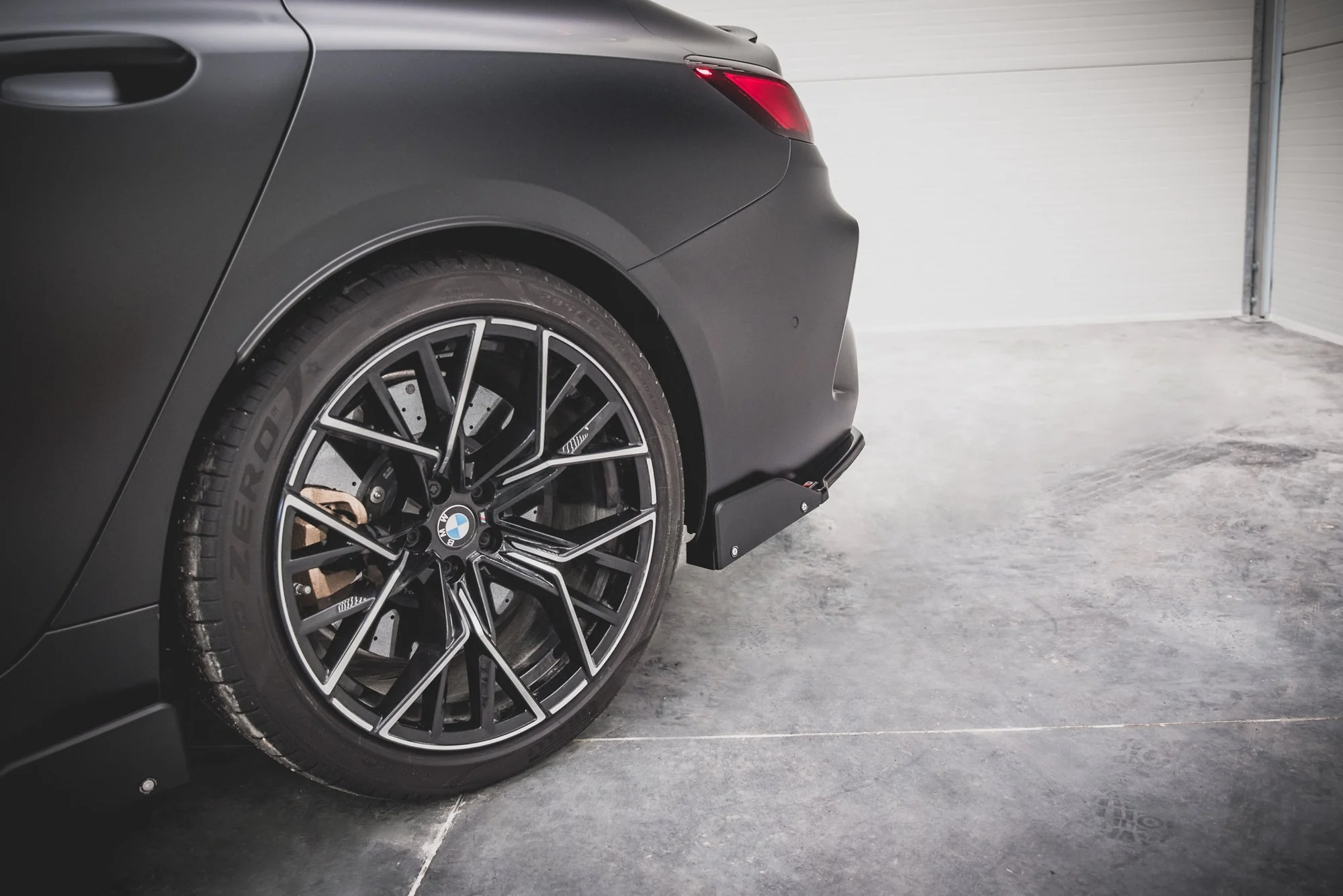 REAR SIDE SPLITTERS + FLAPS V.1 BMW M8 GRAN COUPE F93 - Image 2