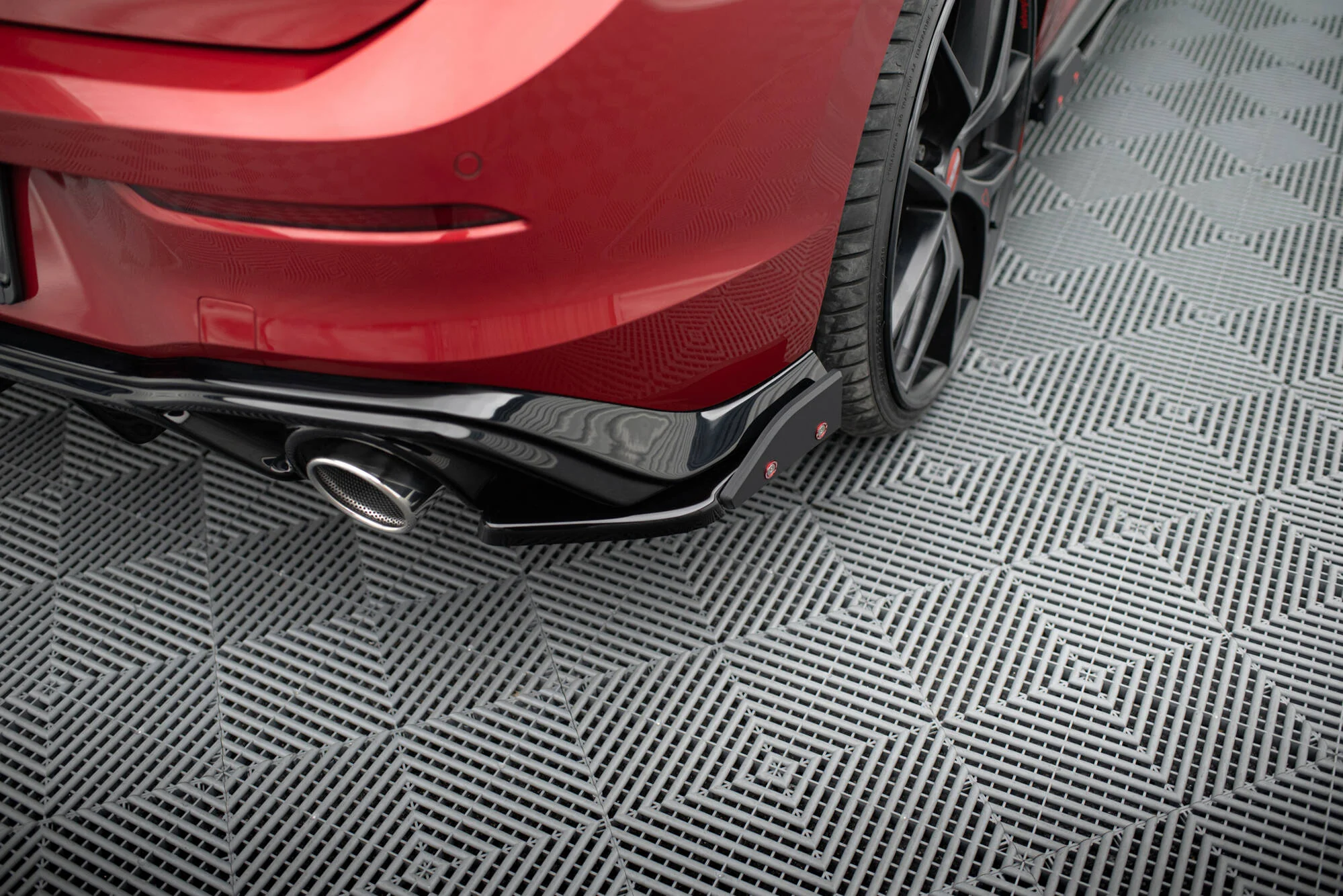 REAR SIDE SPLITTERS + FLAPS V.2 VOLKSWAGEN GOLF 8 GTI - Image 6