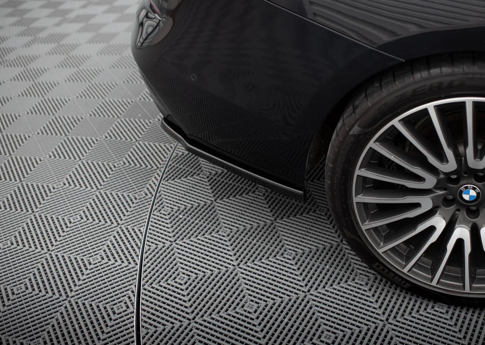 REAR SIDE SPLITTERS FOR BMW 6 GT G32 M-PACK - Image 4