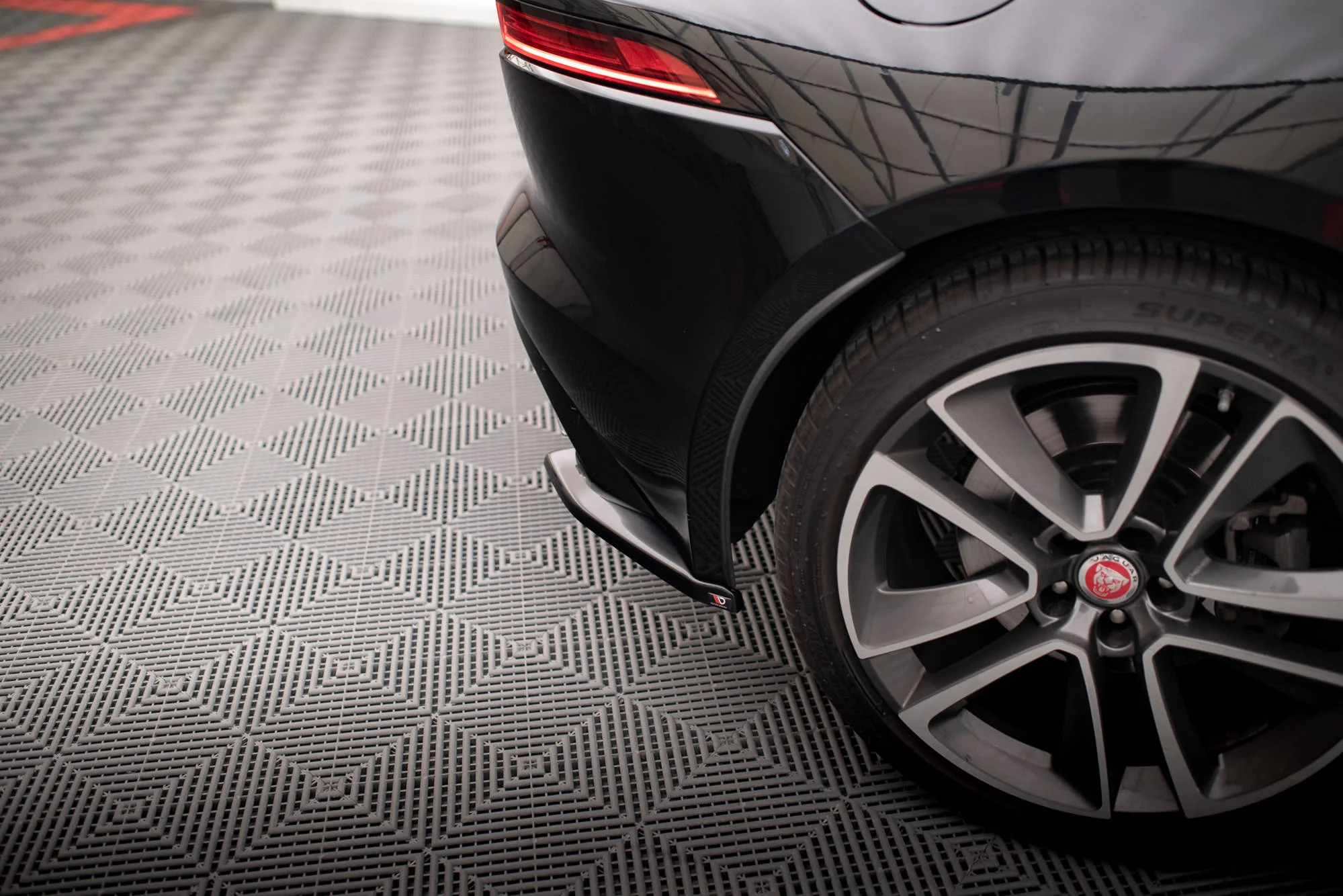 REAR SIDE SPLITTERS JAGUAR F-TYPE MK1 FACELIFT - Image 3