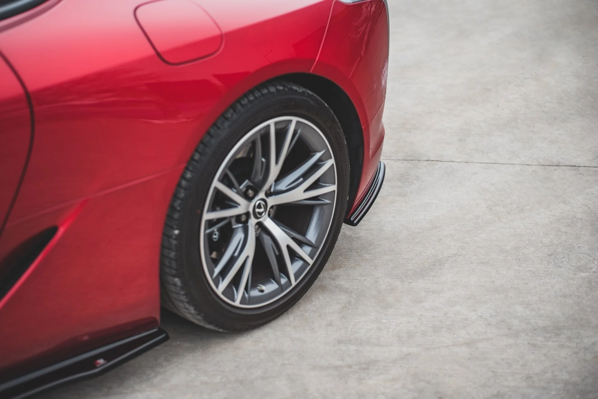 REAR SIDE SPLITTERS LEXUS LC 500 - Image 3