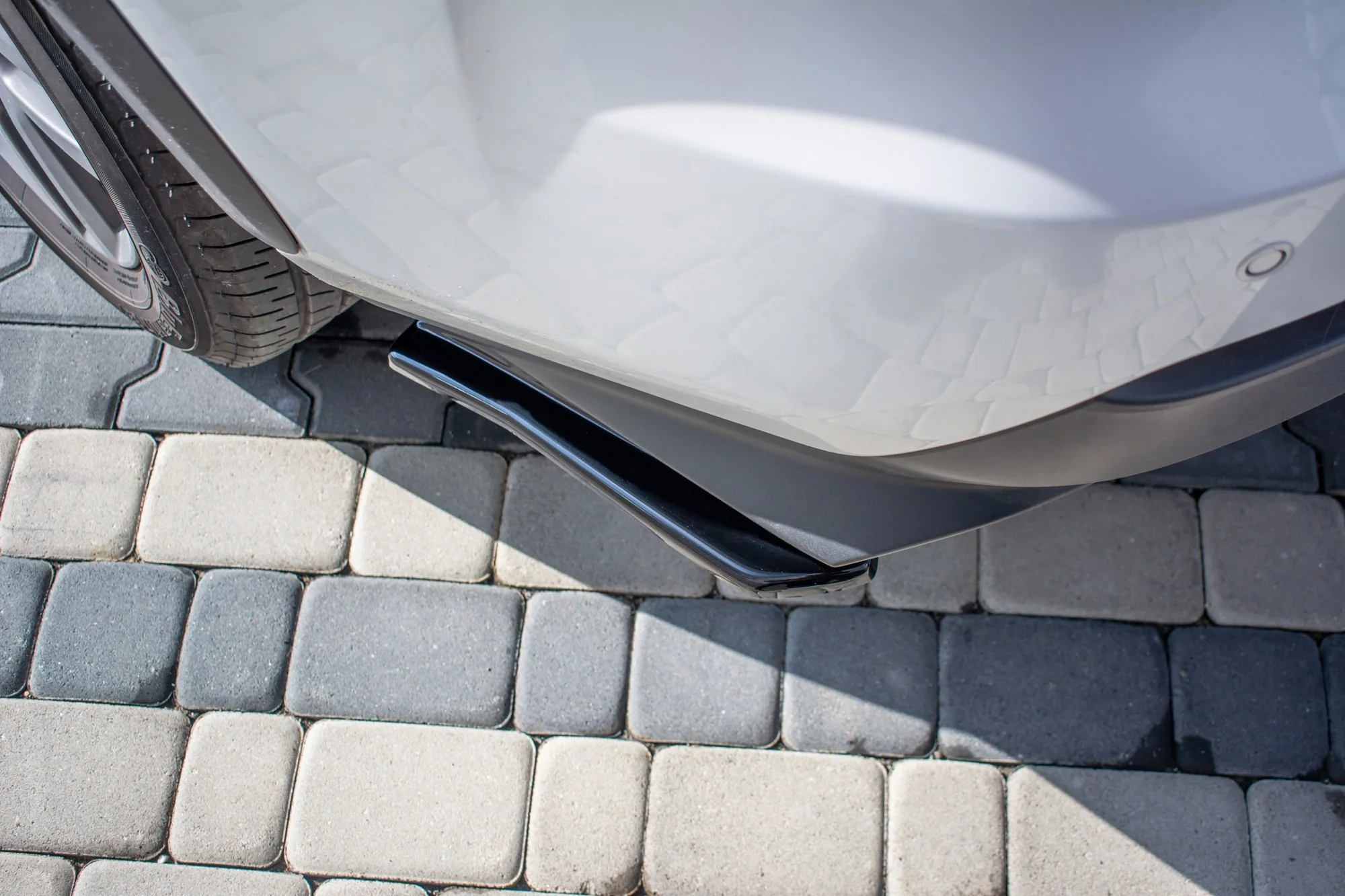 REAR SIDE SPLITTERS LEXUS NX FACELIFT(HYBRID) - Image 4
