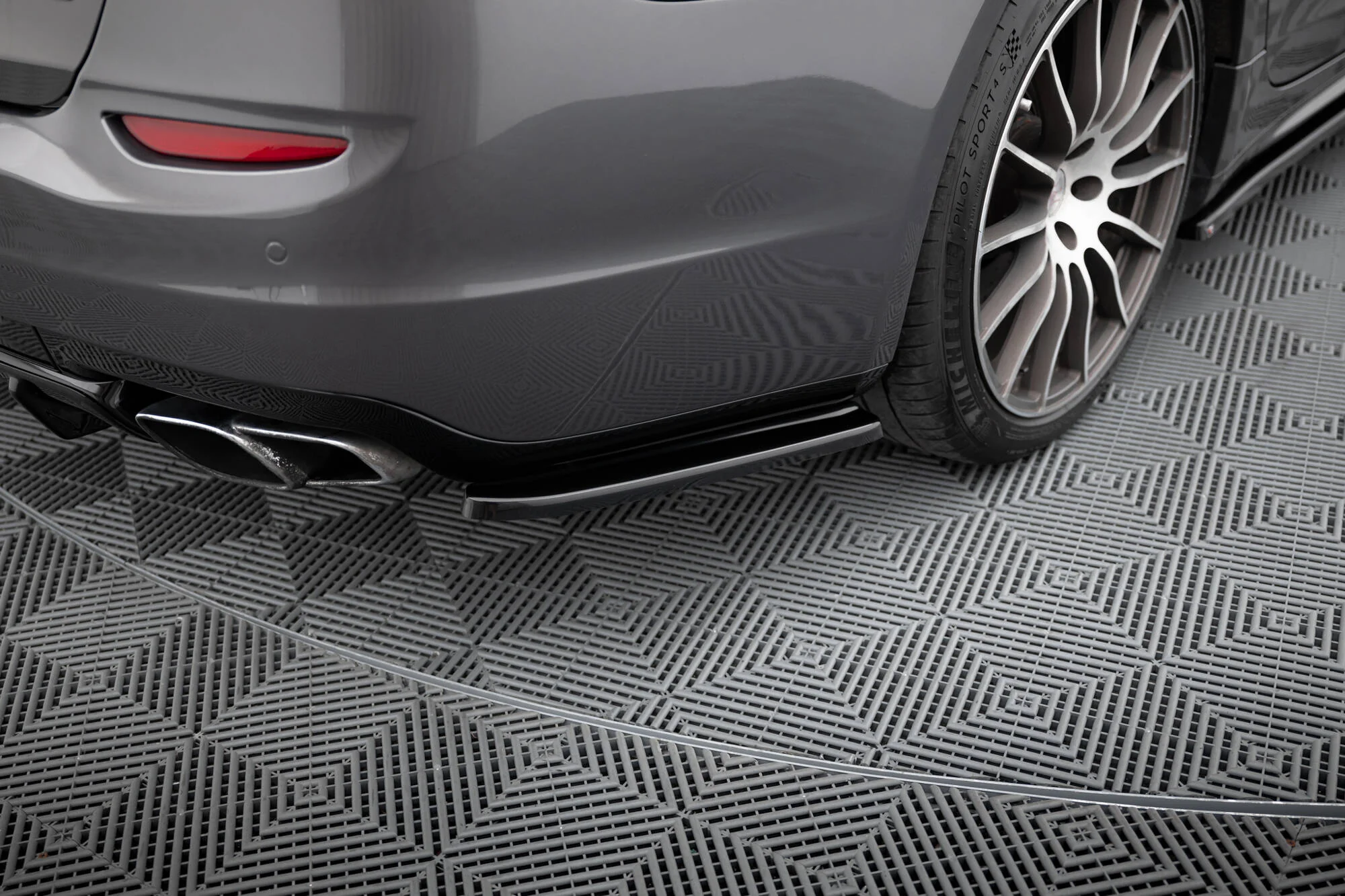 REAR SIDE SPLITTERS MASERATI QUATTROPORTE MK.6 PREFACE - Image 5