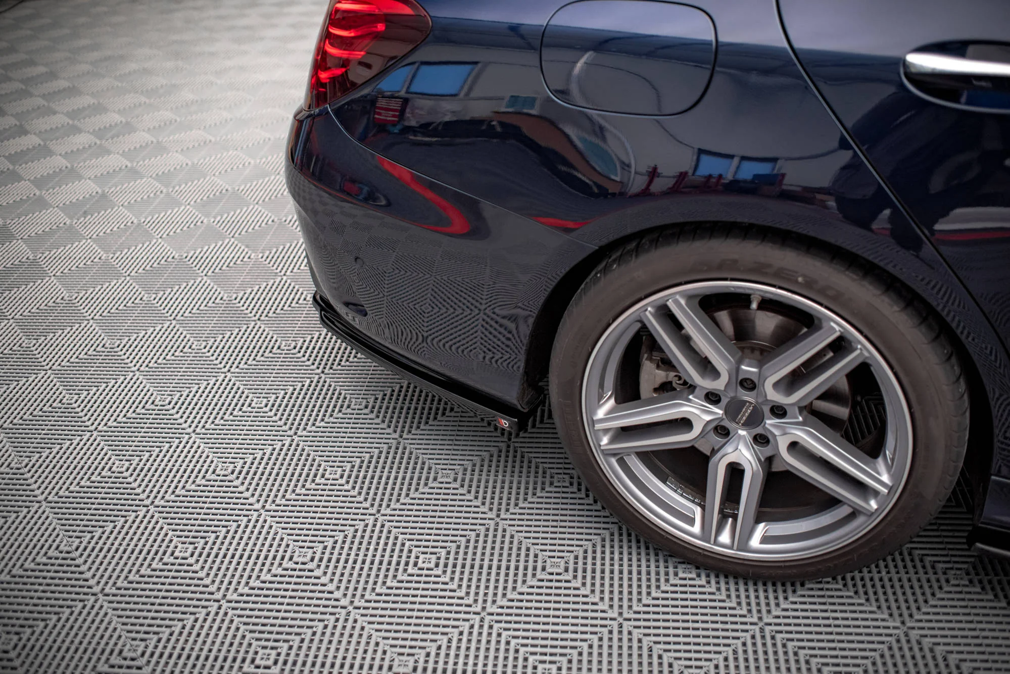 REAR SIDE SPLITTERS MERCEDES-AMG C 43 SEDAN W205 FACELIFT - Image 3