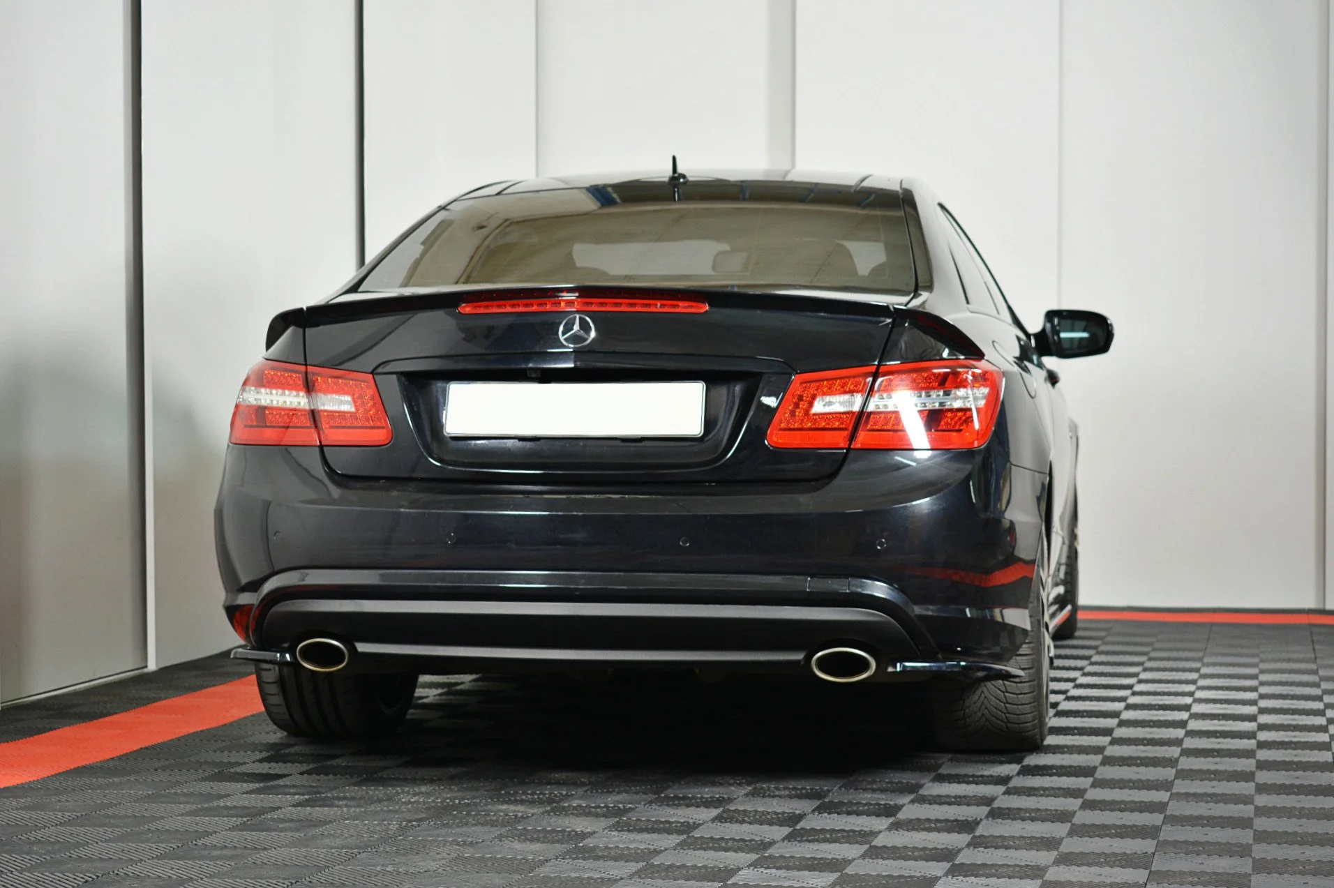 REAR SIDE SPLITTERS MERCEDES-BENZ E-CLASS W207 COUPE AMG-LINE - Image 4