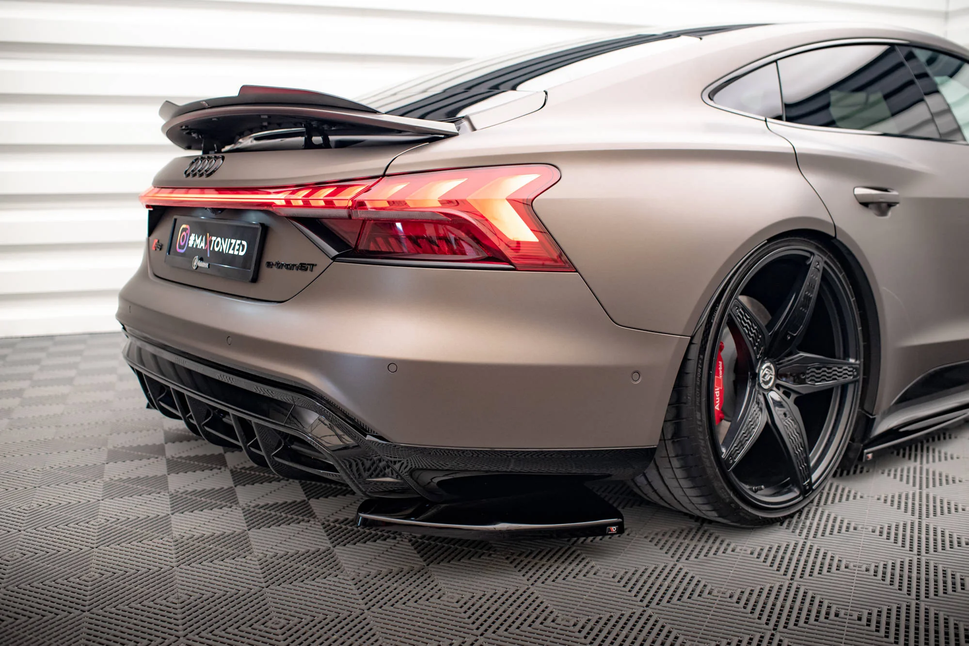 REAR SIDE SPLITTERS V.1 AUDI E-TRON GT / RS GT MK1 - Image 2