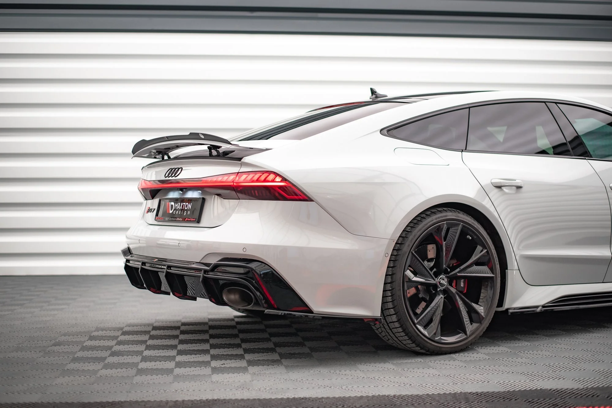 REAR SIDE SPLITTERS V.2 AUDI RS6 C8 / RS7 C8 (set for Maxton Valance) - Image 3