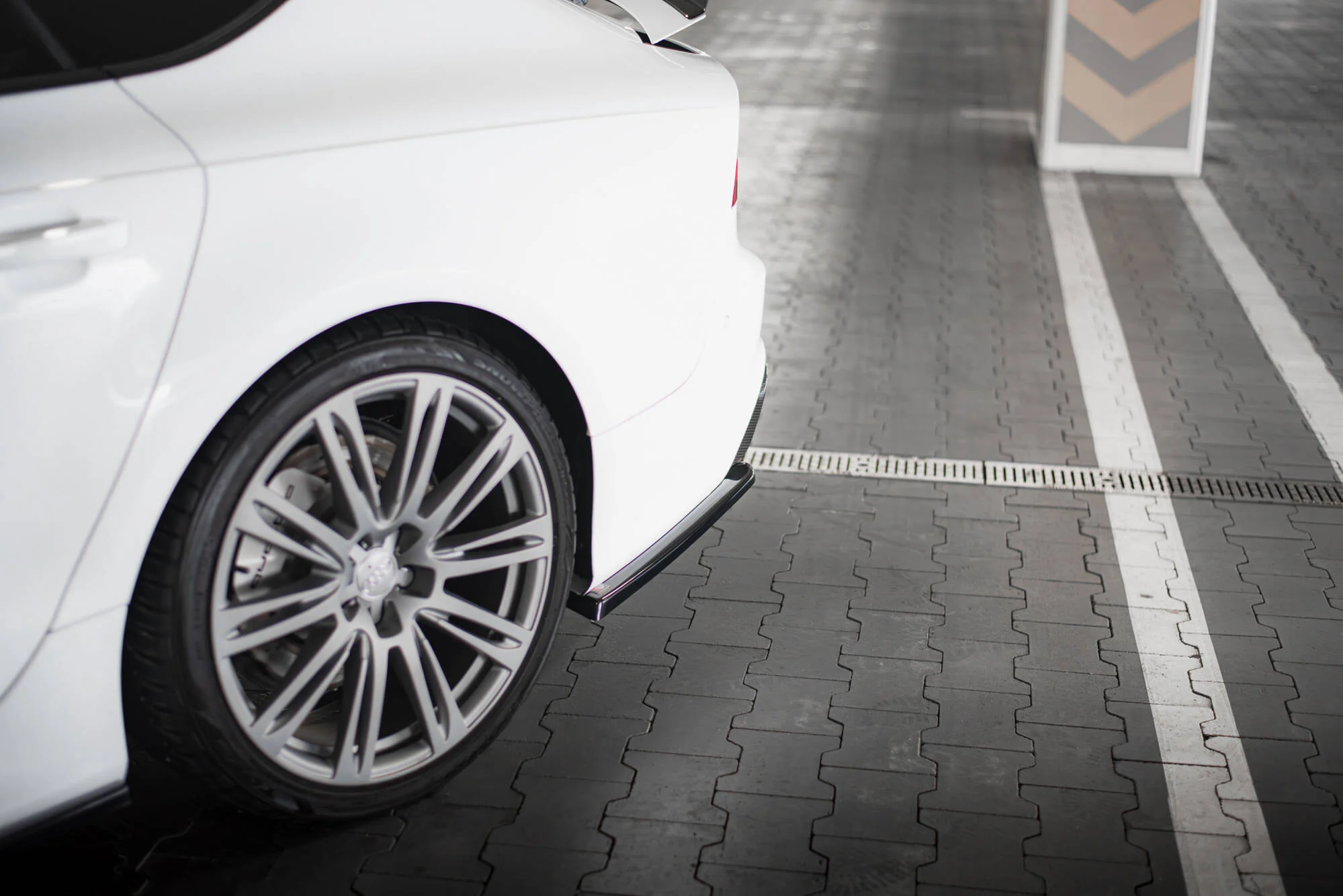 Rear Side Splitters V.2 Audi RS7 C7 - Image 2