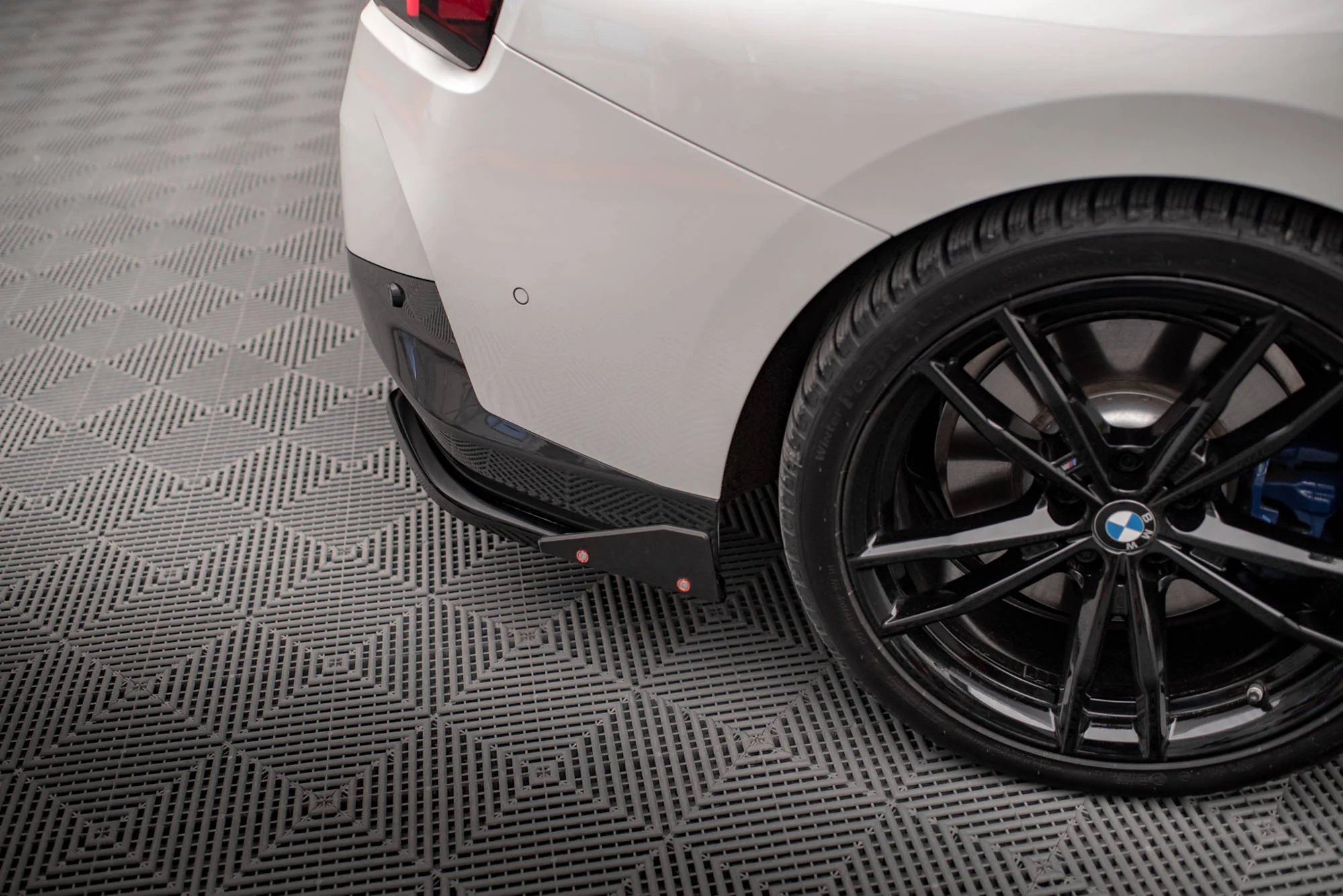 REAR SIDE SPLITTERS V.2 + FLAPS BMW 2 COUPE M-PACK G42 - Image 3