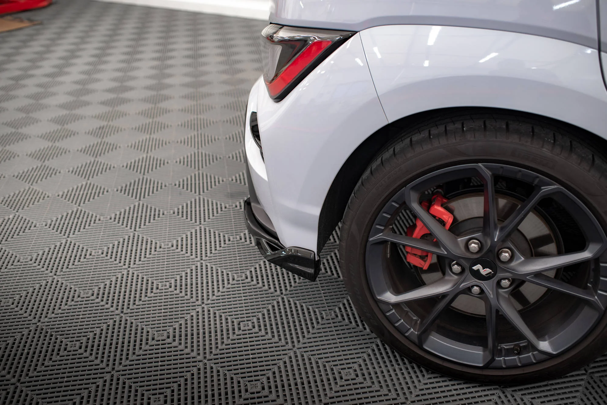 REAR SIDE SPLITTERS V.2 HYUNDAI KONA MK1 - Image 2