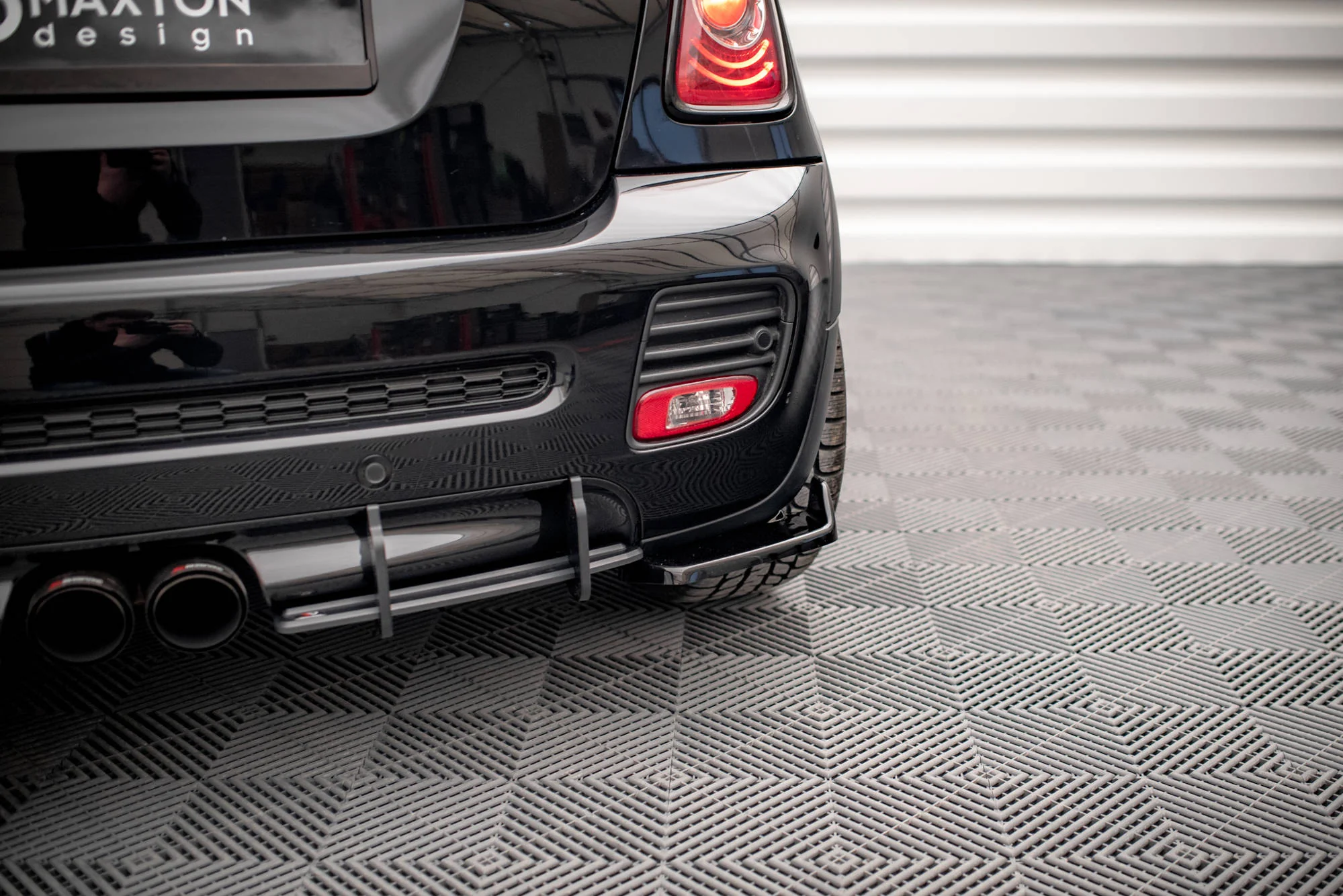 REAR SIDE SPLITTERS V.2 MINI COOPER JOHN COOPER WORKS R56 - Image 2
