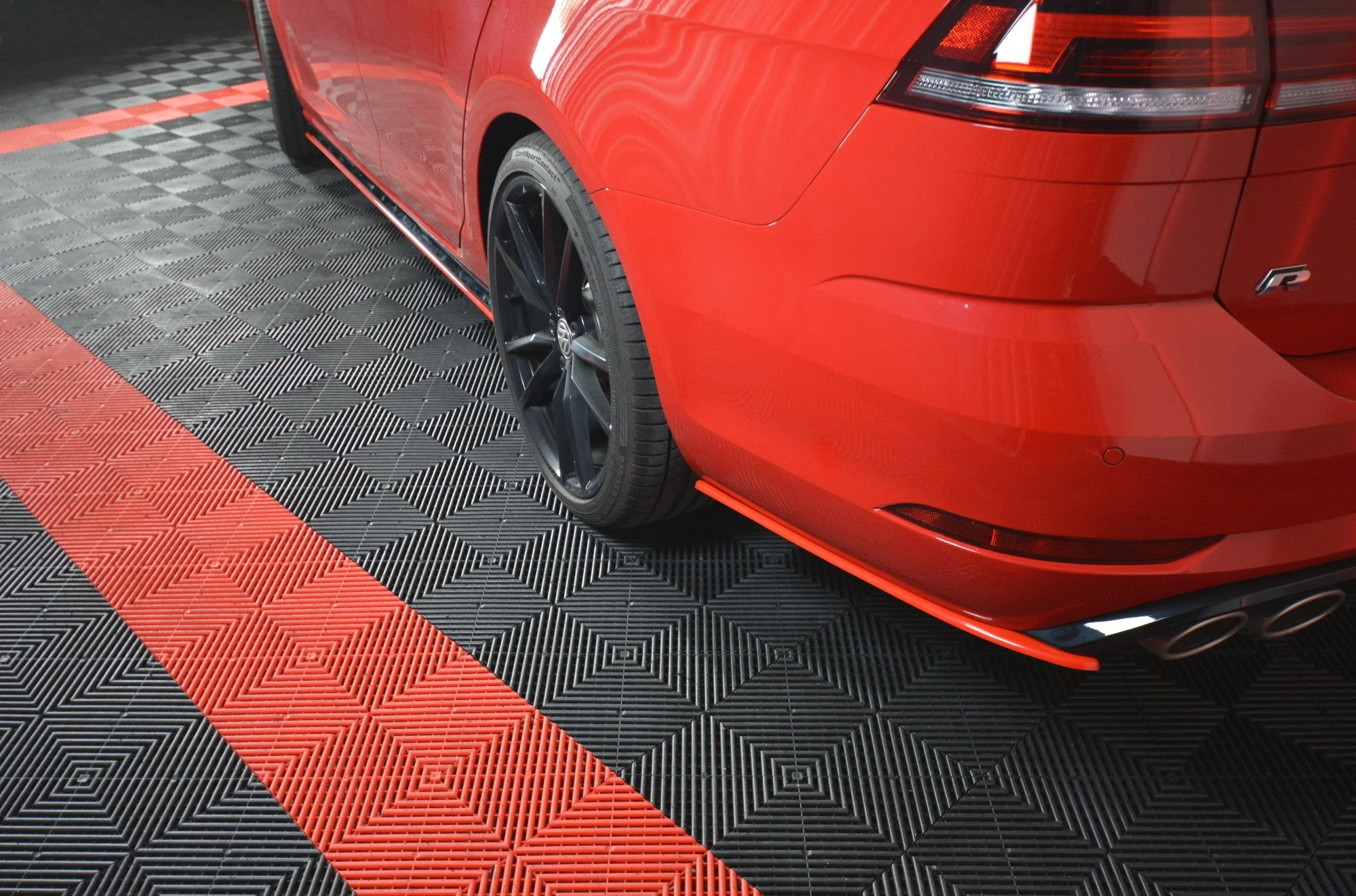 REAR SIDE SPLITTERS V.2 VW GOLF 7 R VARIANT FACELIFT - Image 4