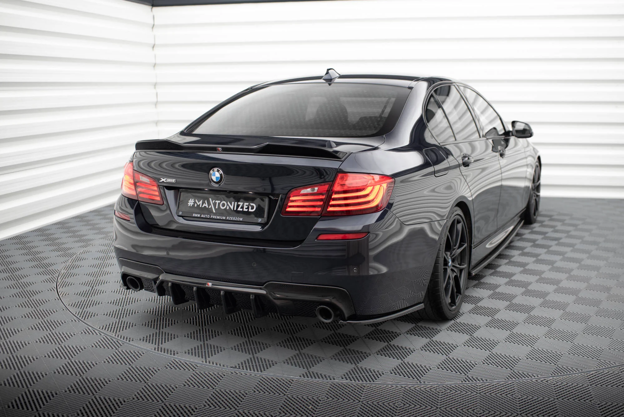REAR SIDE SPLITTERS V.3 BMW 5 M-PACK F10 / F11 (set for Maxton valance) - Image 2