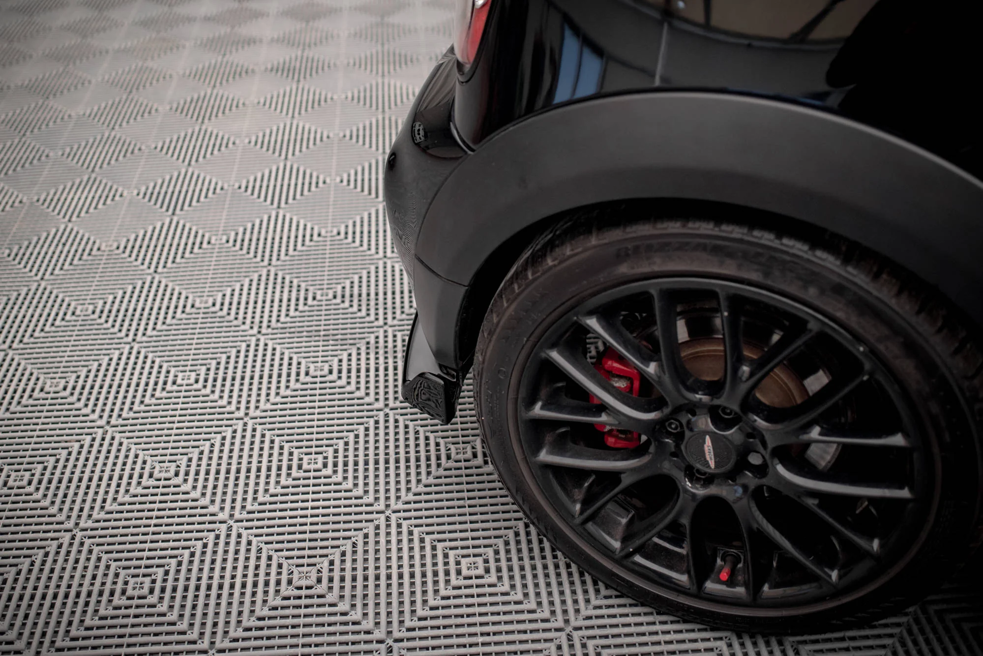 REAR SIDE SPLITTERS V.3 MINI COOPER JOHN COOPER WORKS R56 (MAXTON VALANCE SET) - Image 2