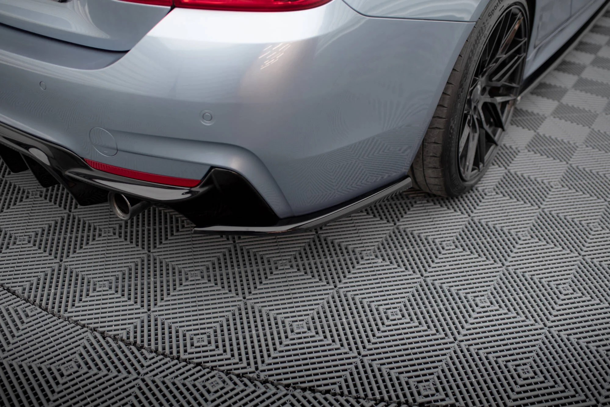 REAR SIDE SPLITTERS V.4 BMW 4 COUPE M-PACK F32 (set for Maxton valance) - Image 3