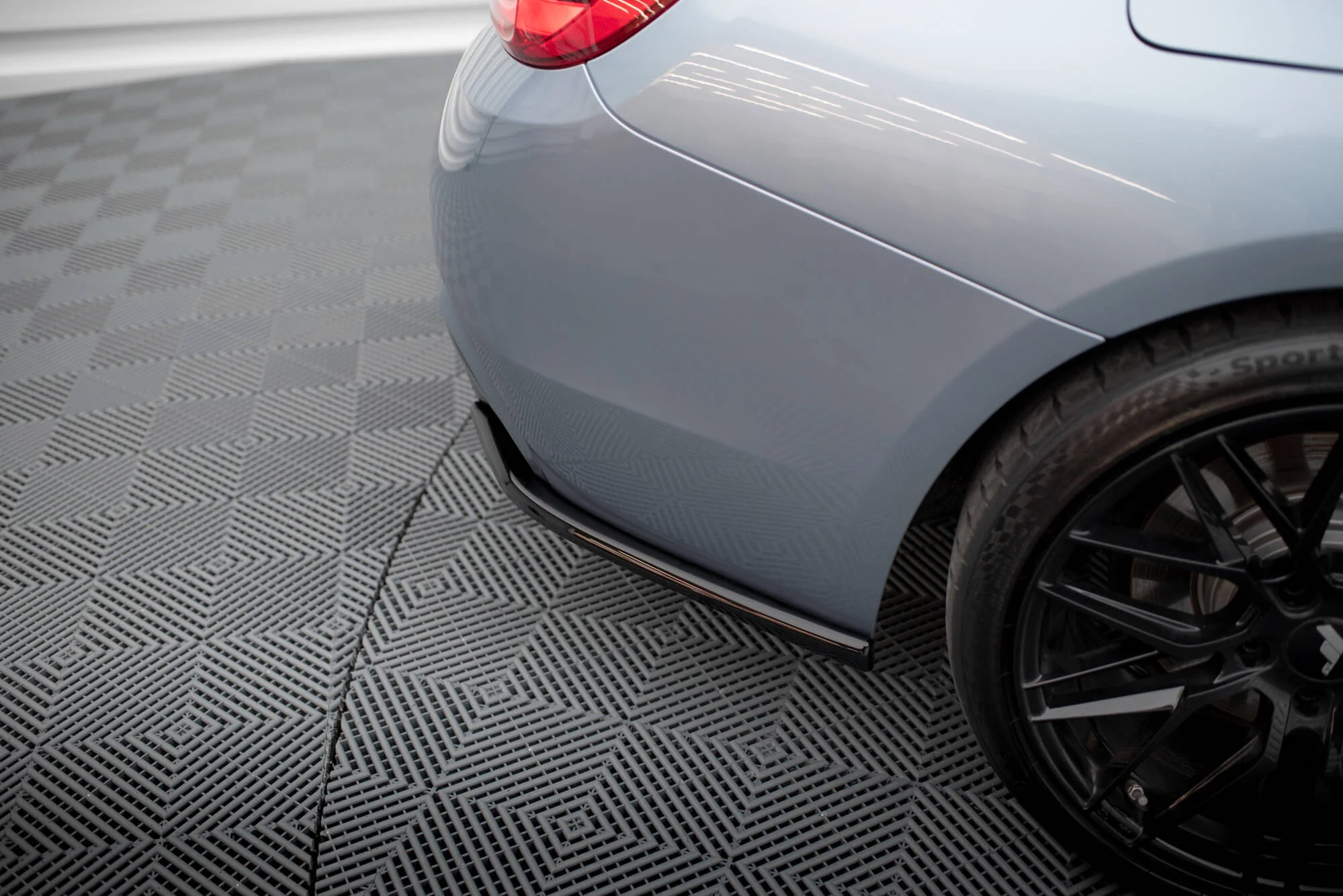 REAR SIDE SPLITTERS V.4 BMW 4 COUPE M-PACK F32 (set for Maxton valance) - Image 4