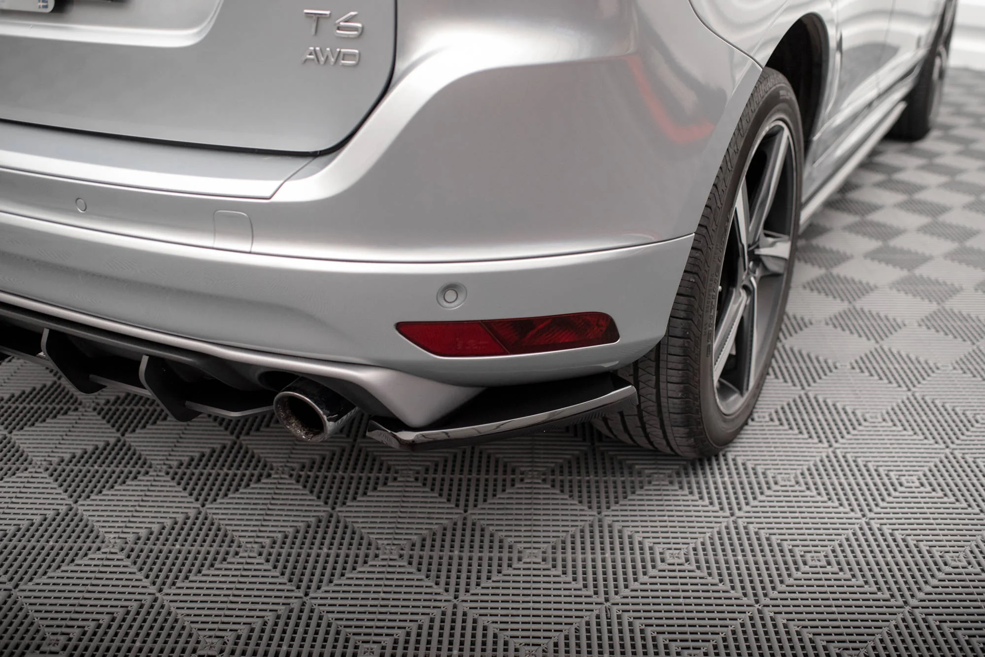 REAR SIDE SPLITTERS VOLVO XC60 R-DESIGN MK1 FACELIFT - Image 3