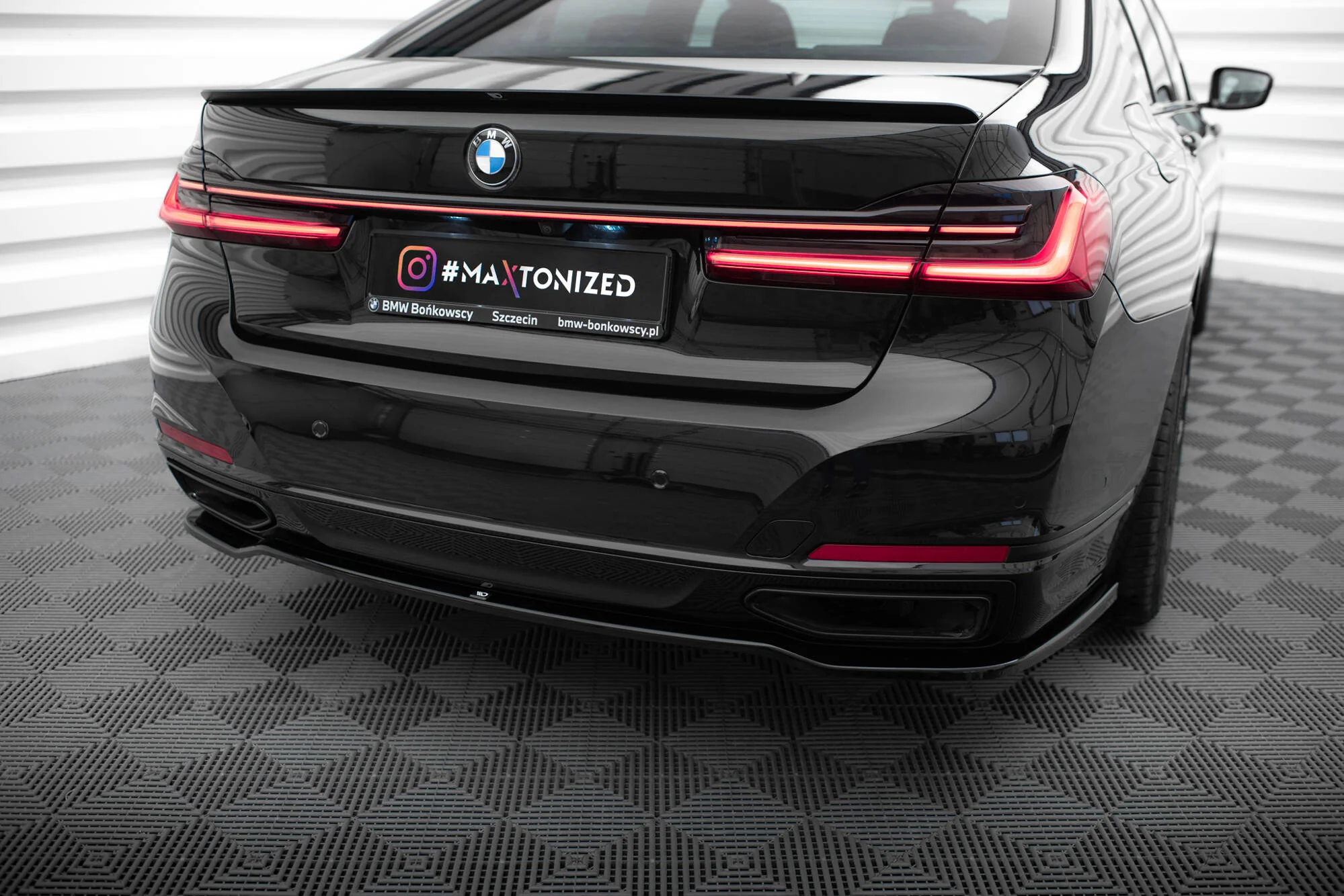 REAR SPLITTER BMW 7 G11 FACELIFT - Image 3