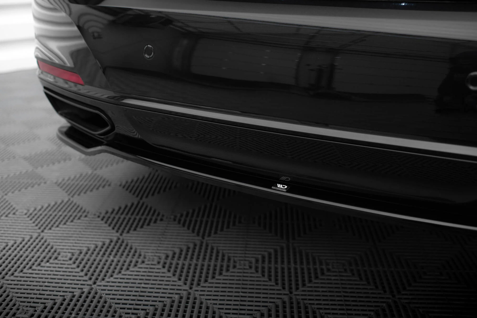 REAR SPLITTER BMW 7 G11 FACELIFT - Image 4