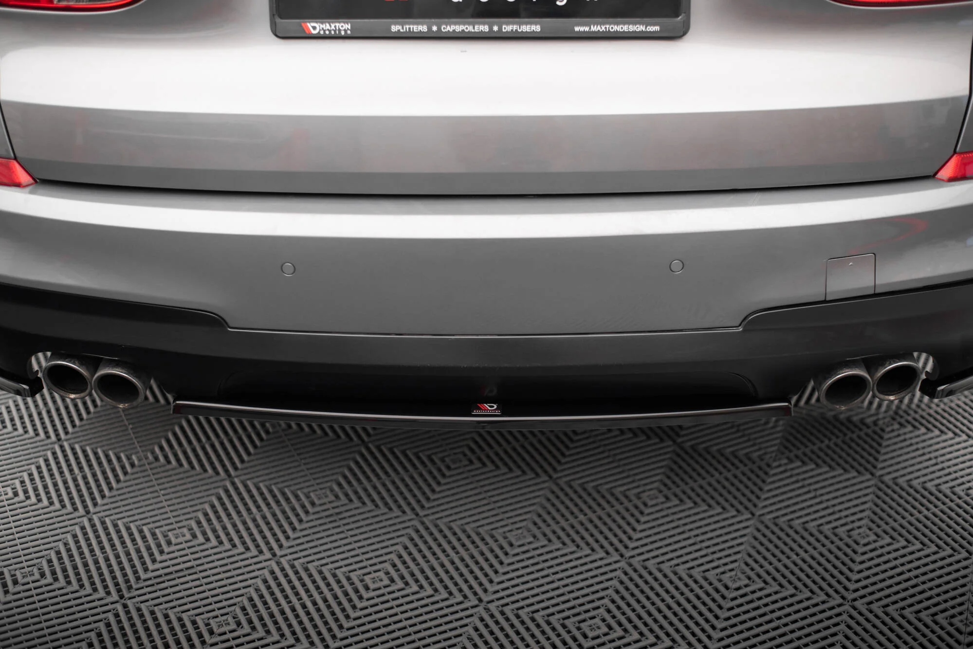 Rear Splitter for BMW 5 GT M-Pack F07 - Image 3