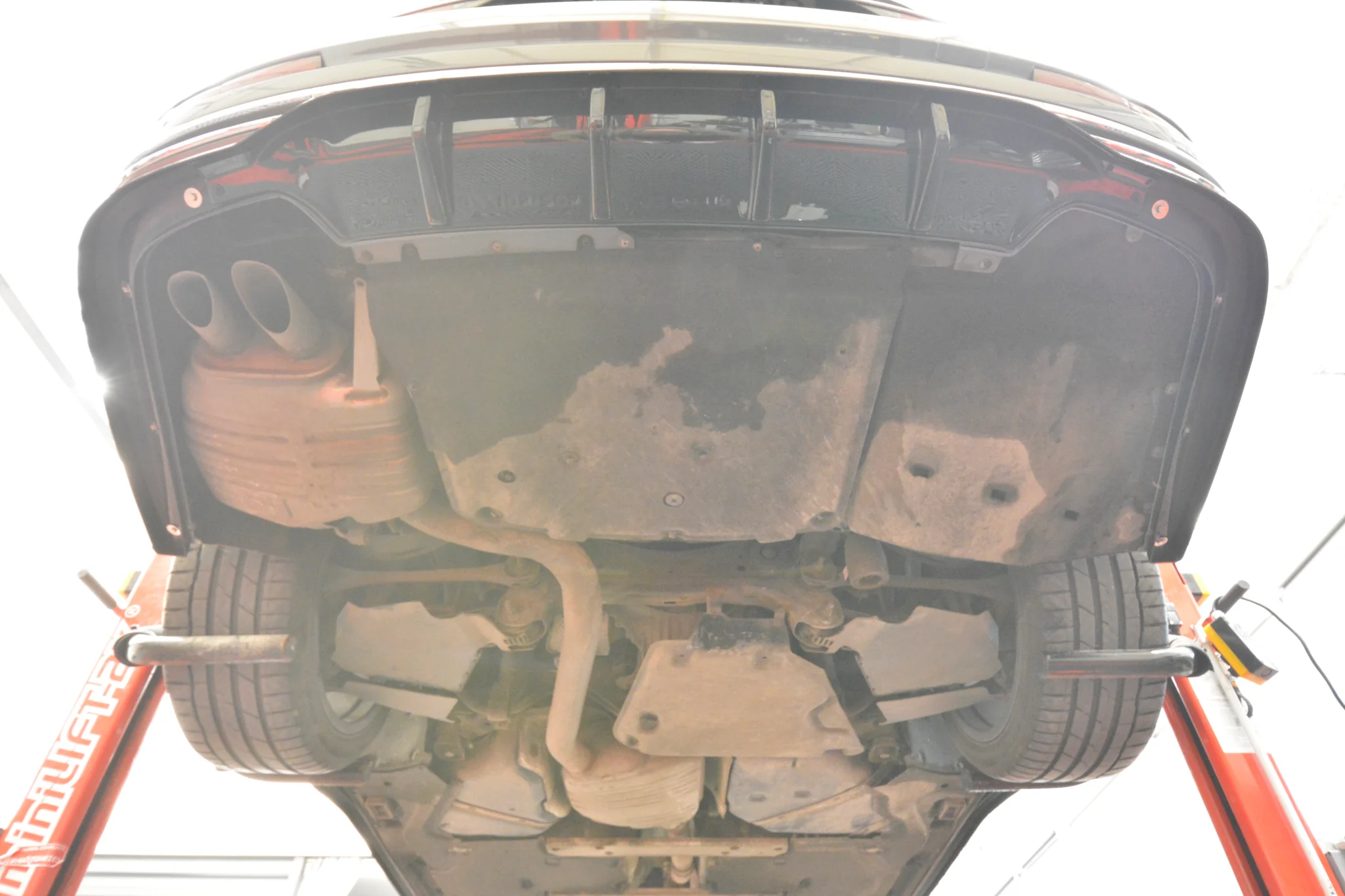 Rear Splitter (with vertical bars) Audi A8 D5 - Image 8