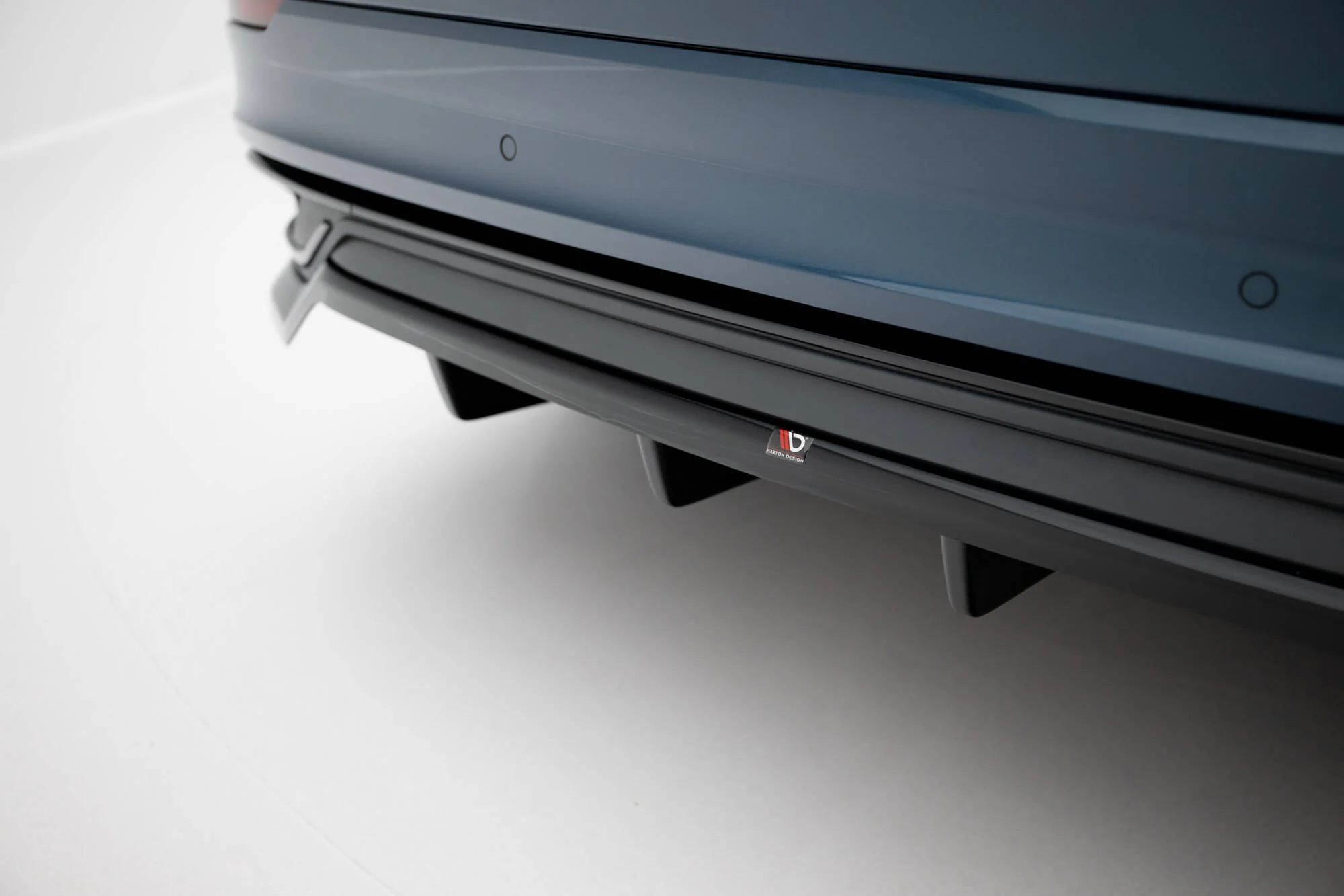 Rear Splitter (with vertical bars) Audi Q8 Mk1 - Image 4